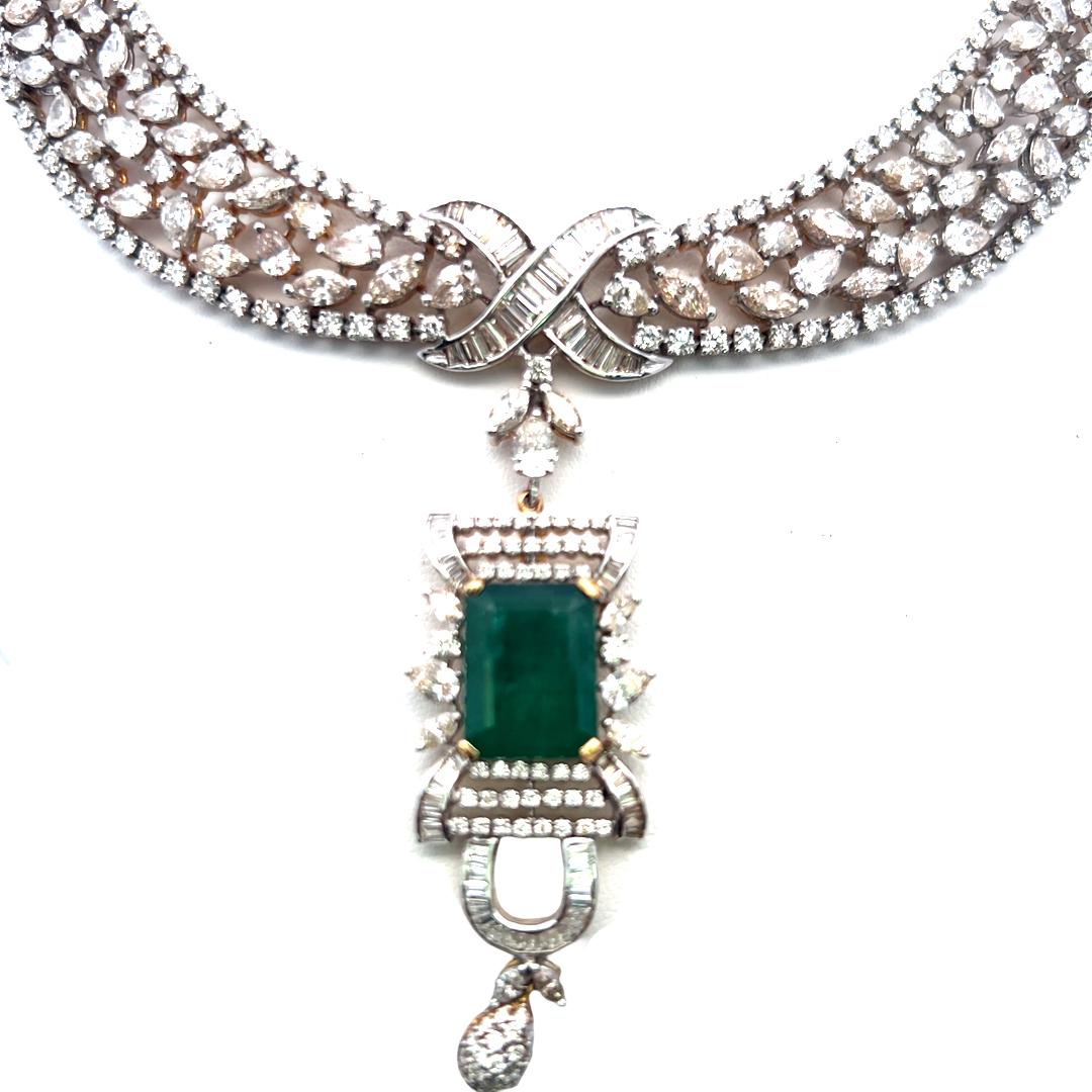 18K Yellow Gold Collar Necklace with 29.68 Carat Mixed Diamonds & 7.75ct Emerald