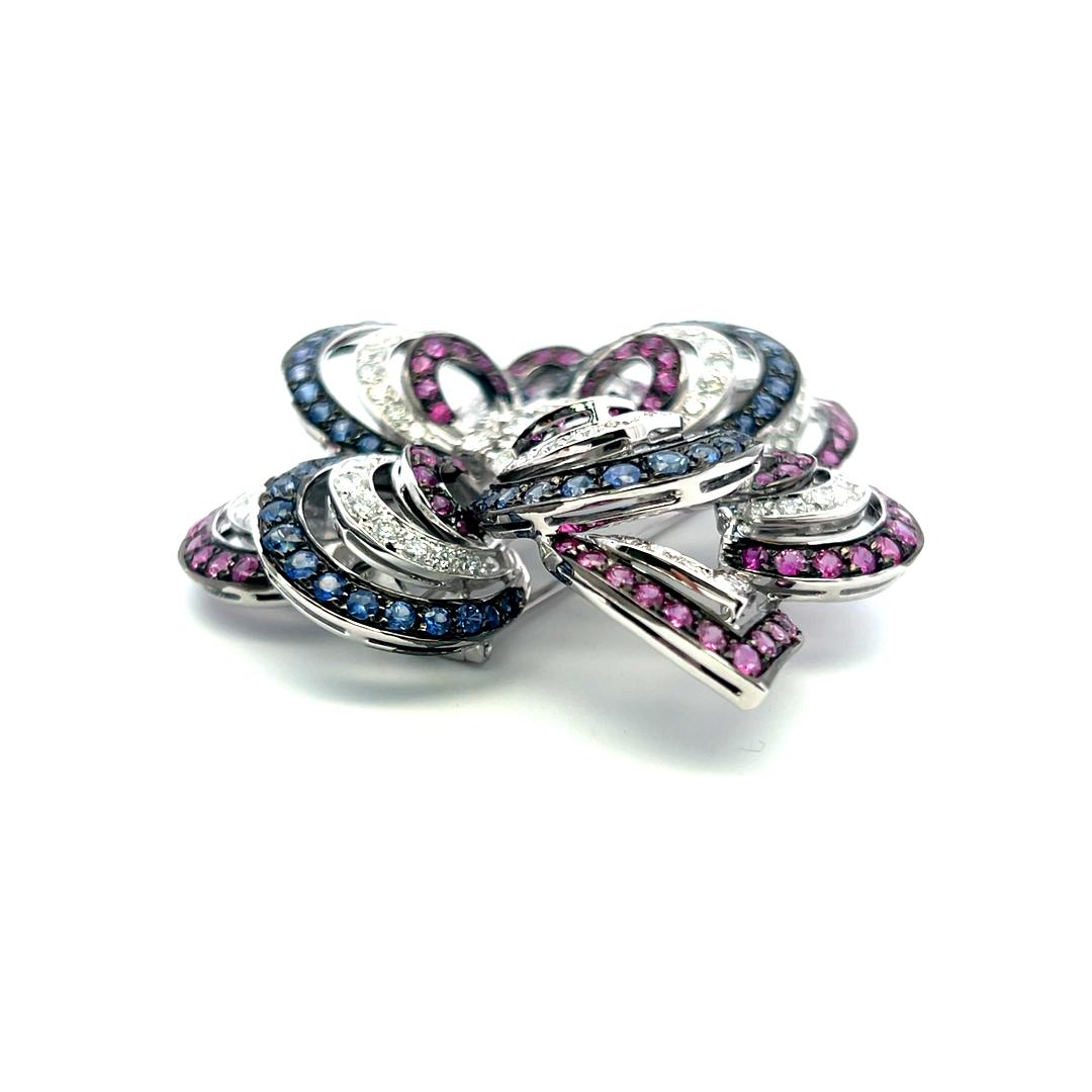 18K White Gold Pin Brooch with 4.5ct Round G VS Diamonds & 7.25ct Sapphire