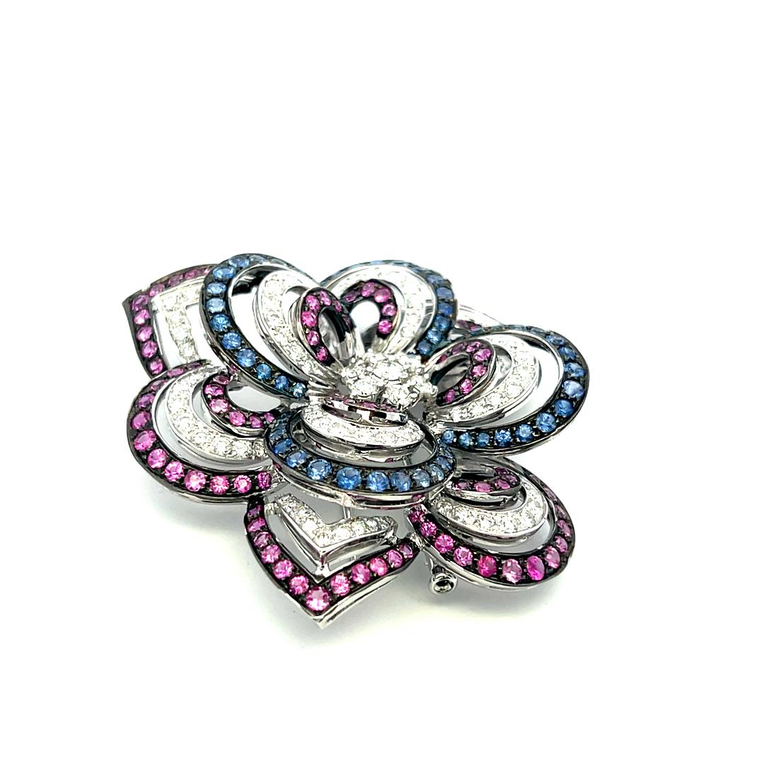 18K White Gold Pin Brooch with 4.5ct Round G VS Diamonds & 7.25ct Sapphire