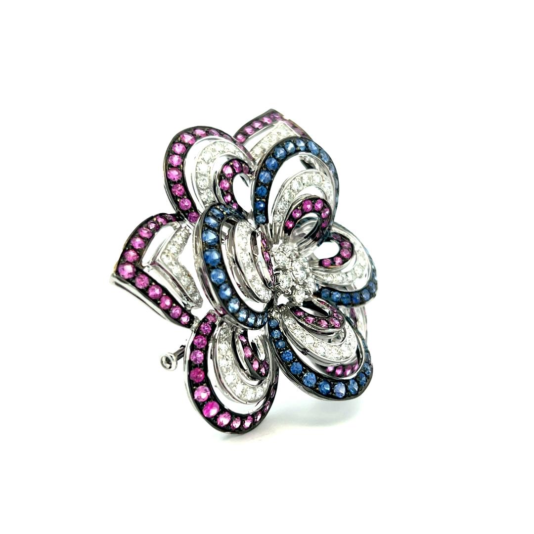 18K White Gold Pin Brooch with 4.5ct Round G VS Diamonds & 7.25ct Sapphire