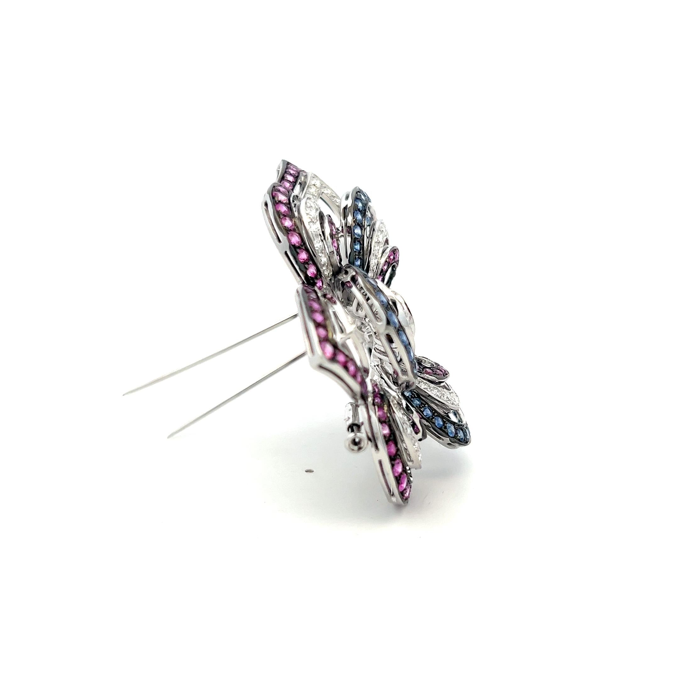 18K White Gold Pin Brooch with 4.5ct Round G VS Diamonds & 7.25ct Sapphire