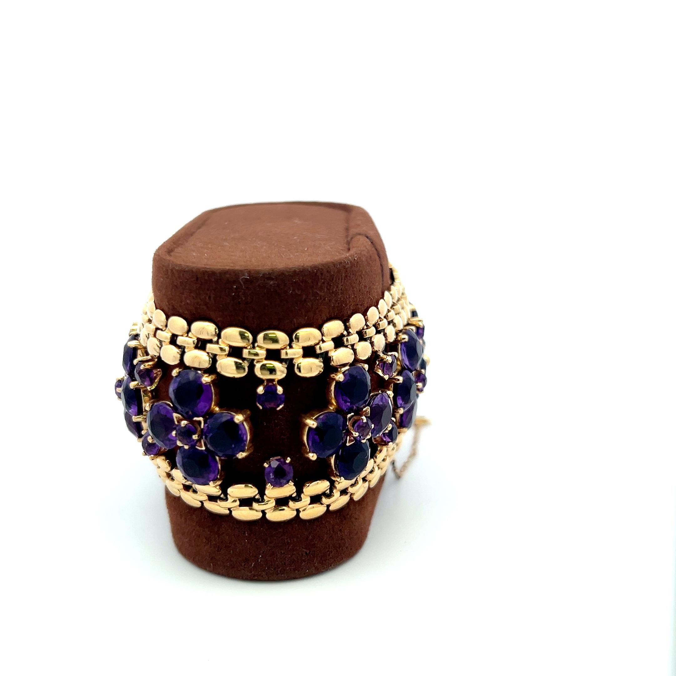 Vintage 14K Yellow Gold Link Bracelet with 48.15 Carat Round Amethysts 7 Inch