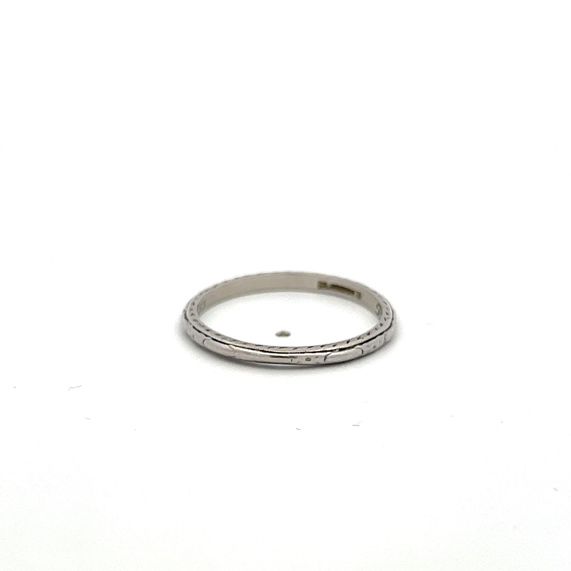 Vintage Platinum Engraved Band Ring 2.9 Grams Size 8
