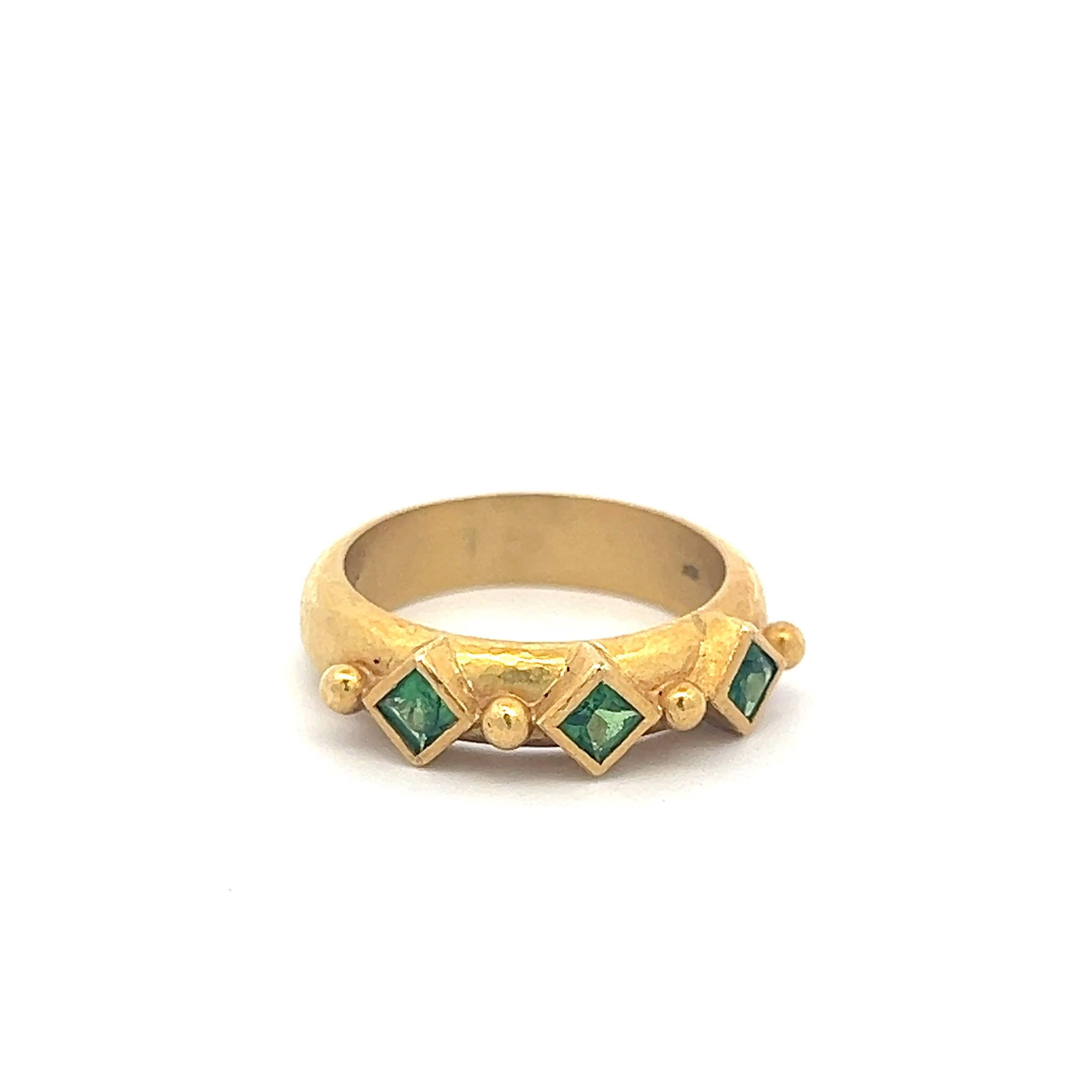 Vintage 18K Yellow Gold Band Ring with 0.36 Carat Emerald Size 7