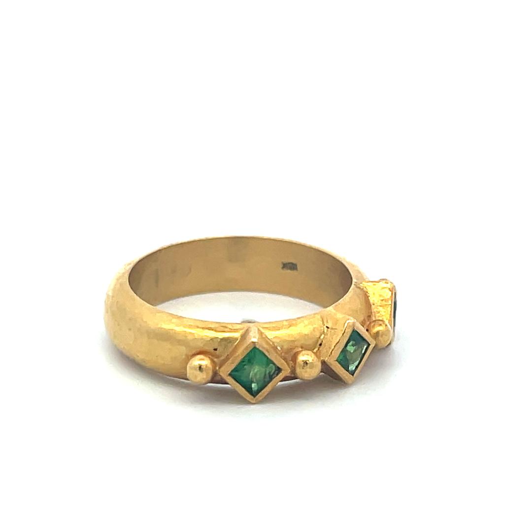 Vintage 18K Yellow Gold Band Ring with 0.36 Carat Emerald Size 7