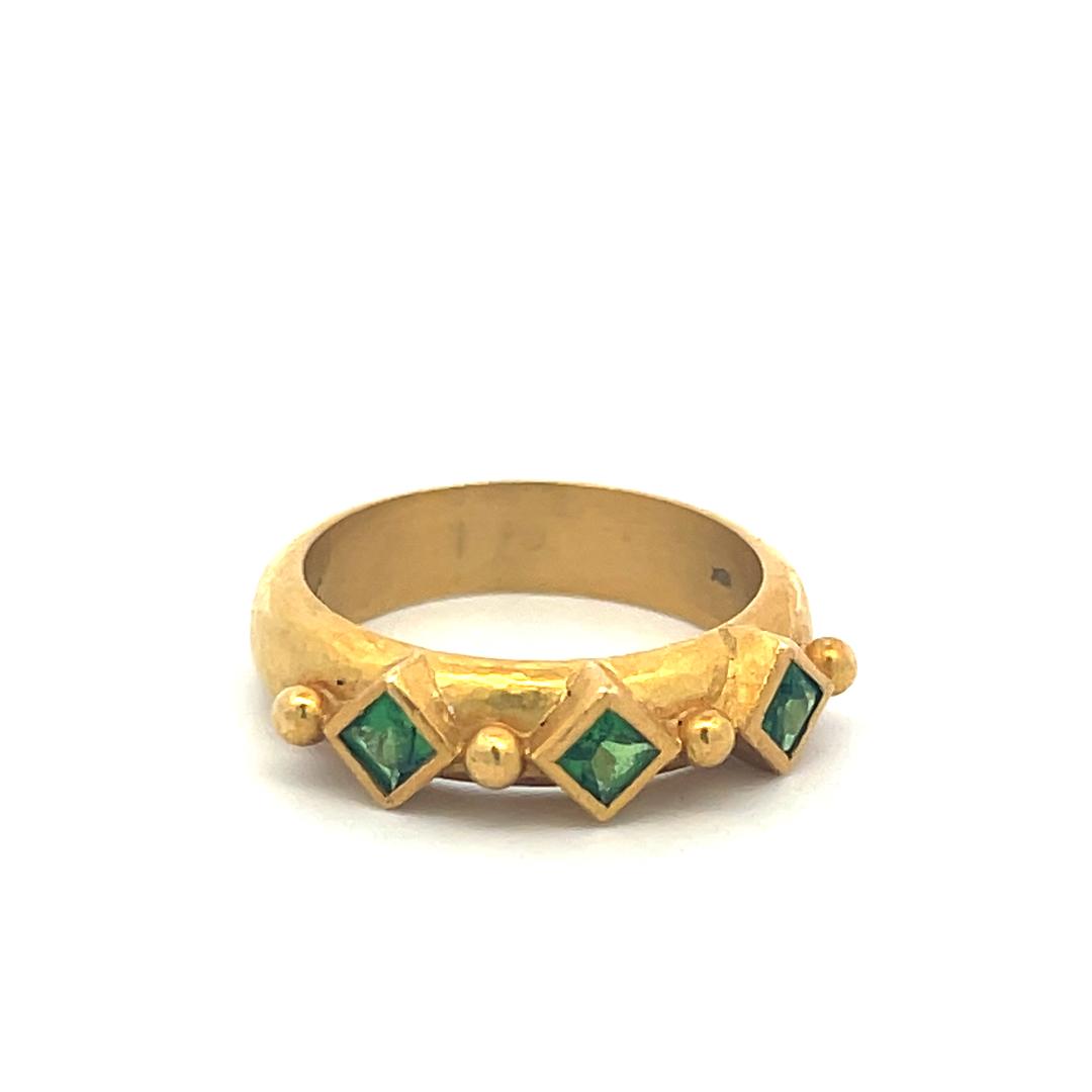 Vintage 18K Yellow Gold Band Ring with 0.36 Carat Emerald Size 7