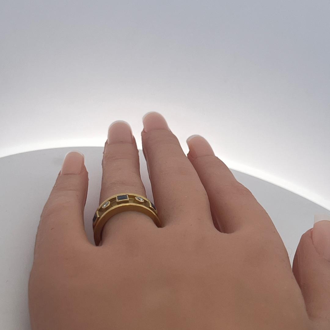 18K YG Band Ring with 0.46 Carat Round Diamonds and 0.36 carat Sapphire Size 7