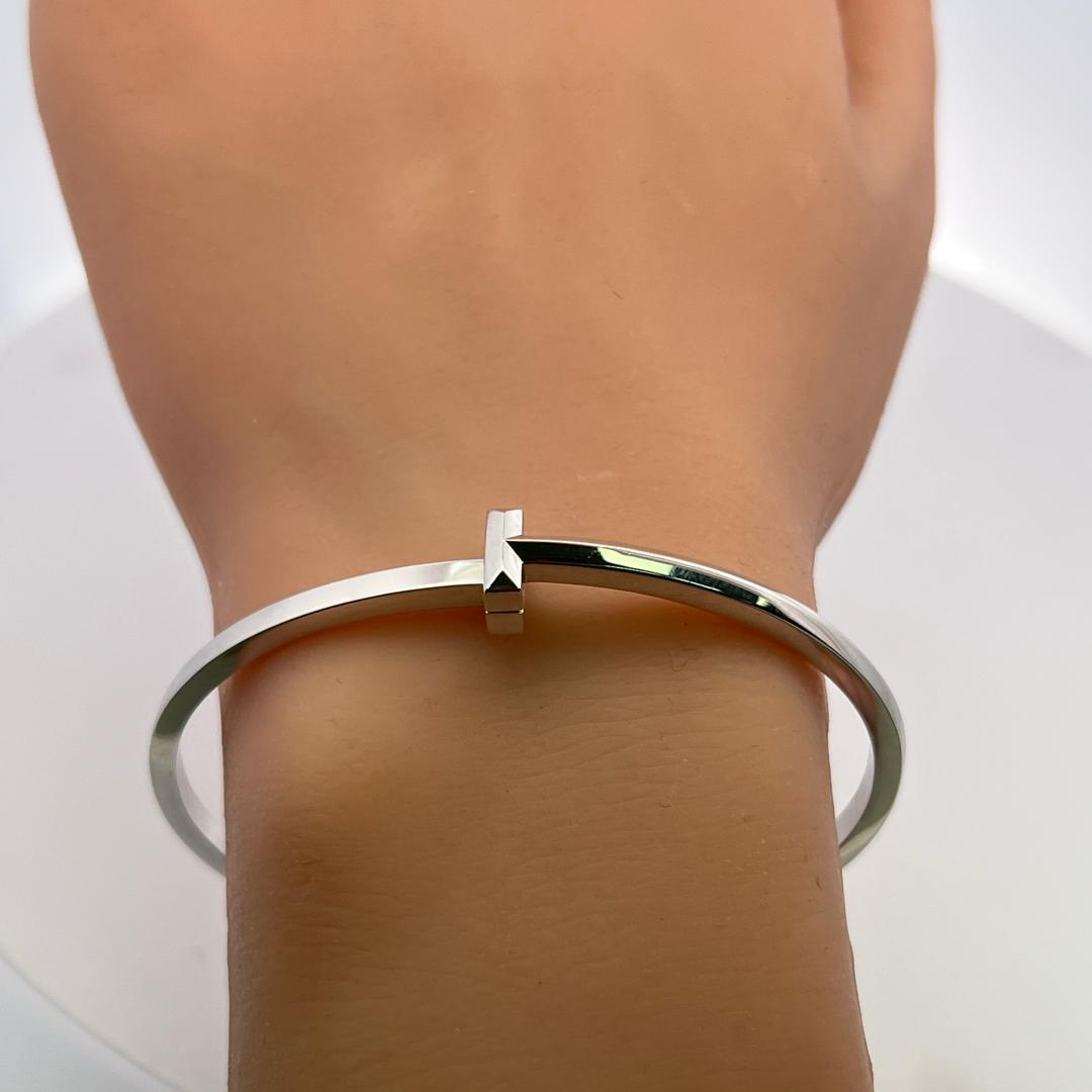 Tiffany & Co Vintage 18 Karat White Gold T Bangle Bracelet 7 Inch 25.4 Grams