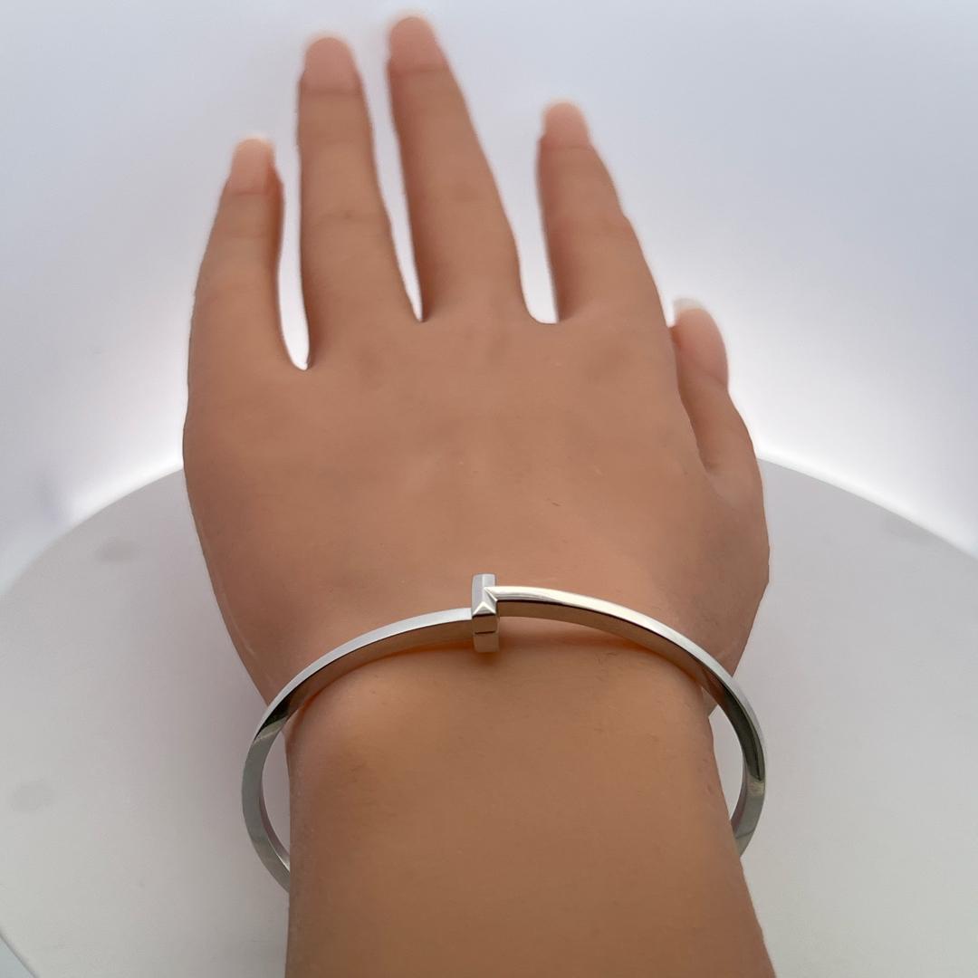 Tiffany & Co Vintage 18 Karat White Gold T Bangle Bracelet 7 Inch 25.4 Grams