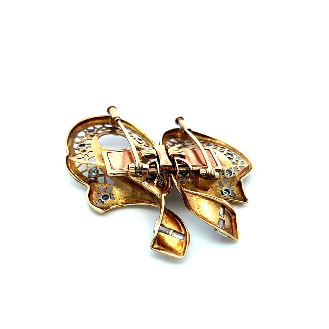 Vintage 18K Yellow Gold Pin Brooch with 0.71 Carat Round & Baguette Diamonds
