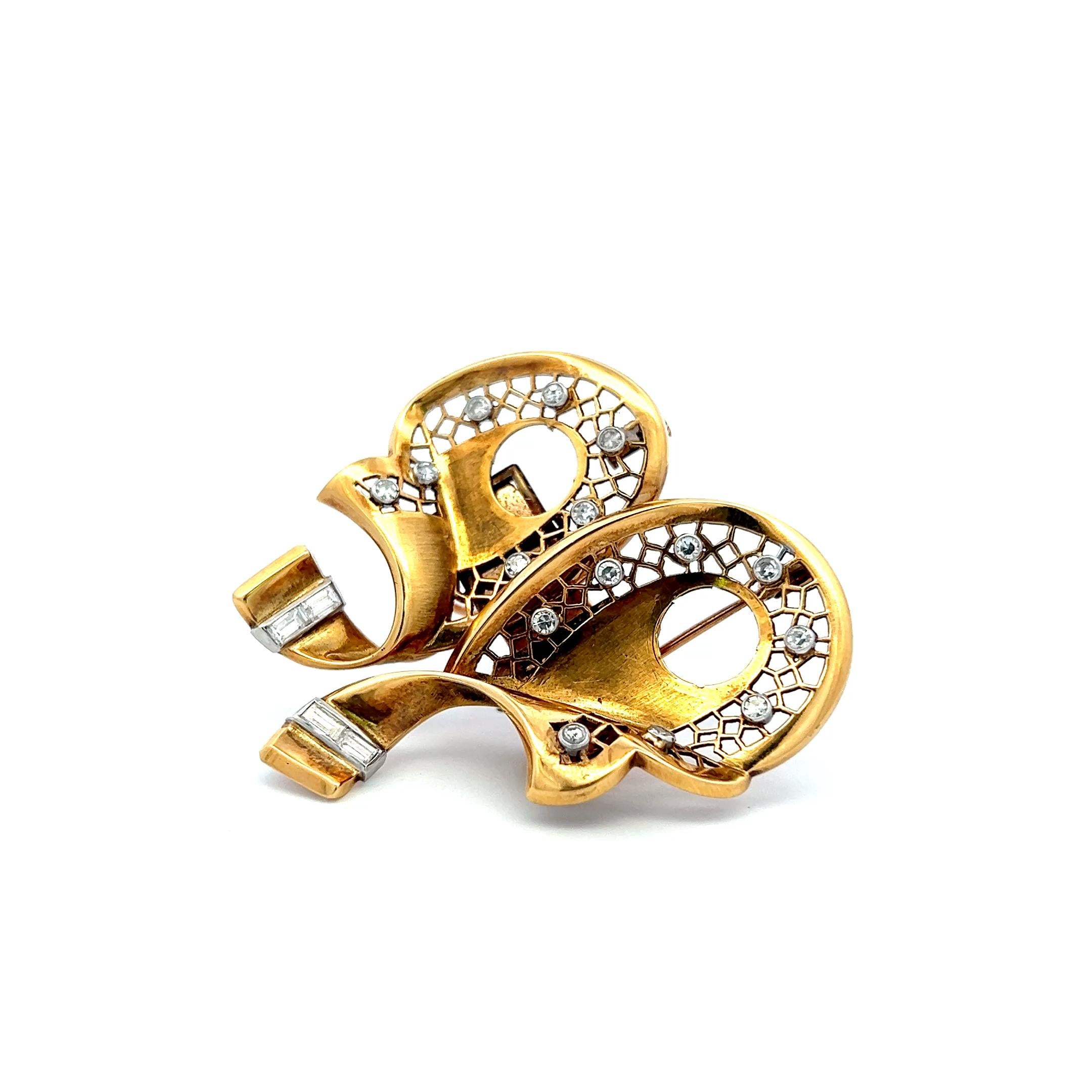 Vintage 18K Yellow Gold Pin Brooch with 0.71 Carat Round & Baguette Diamonds