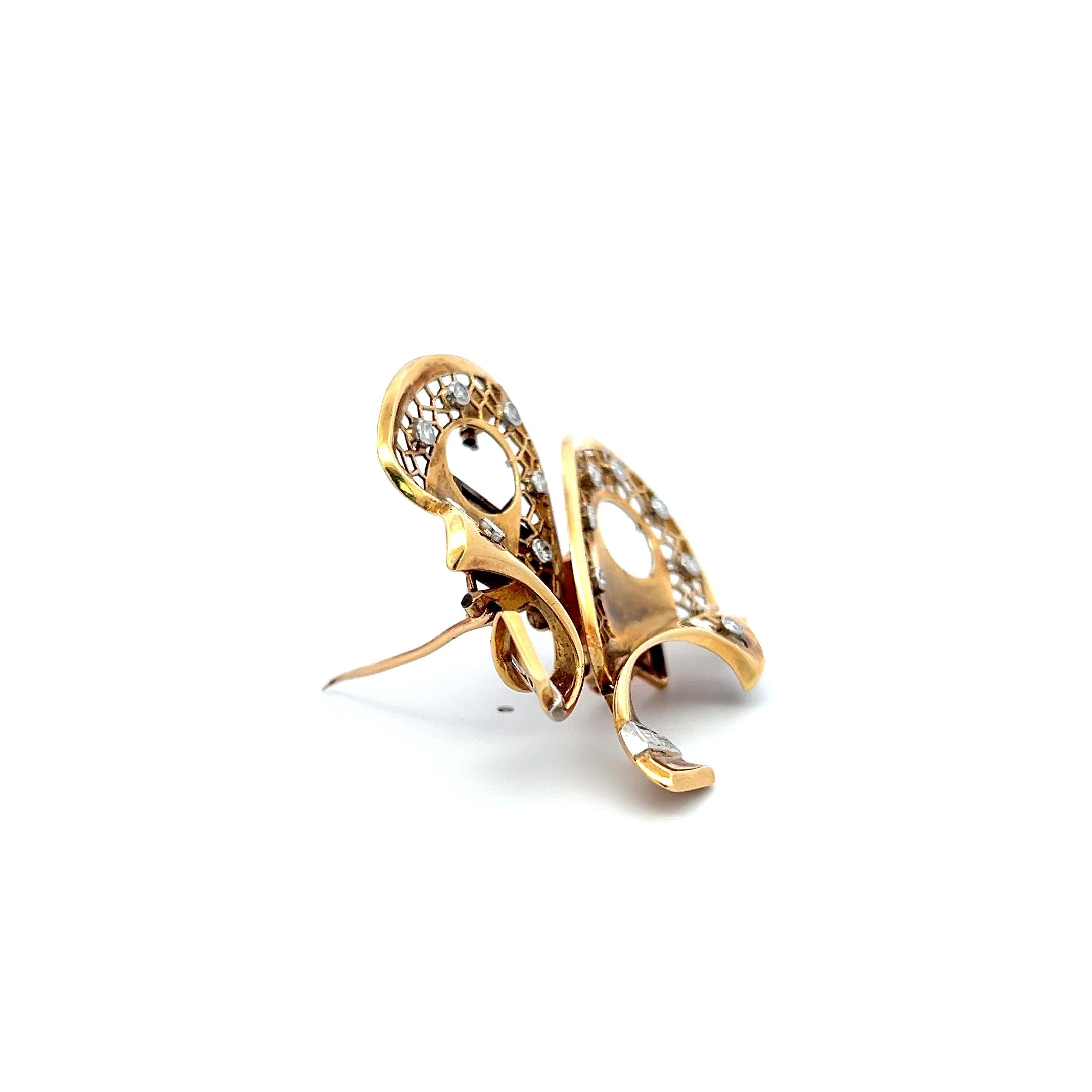 Vintage 18K Yellow Gold Pin Brooch with 0.71 Carat Round & Baguette Diamonds
