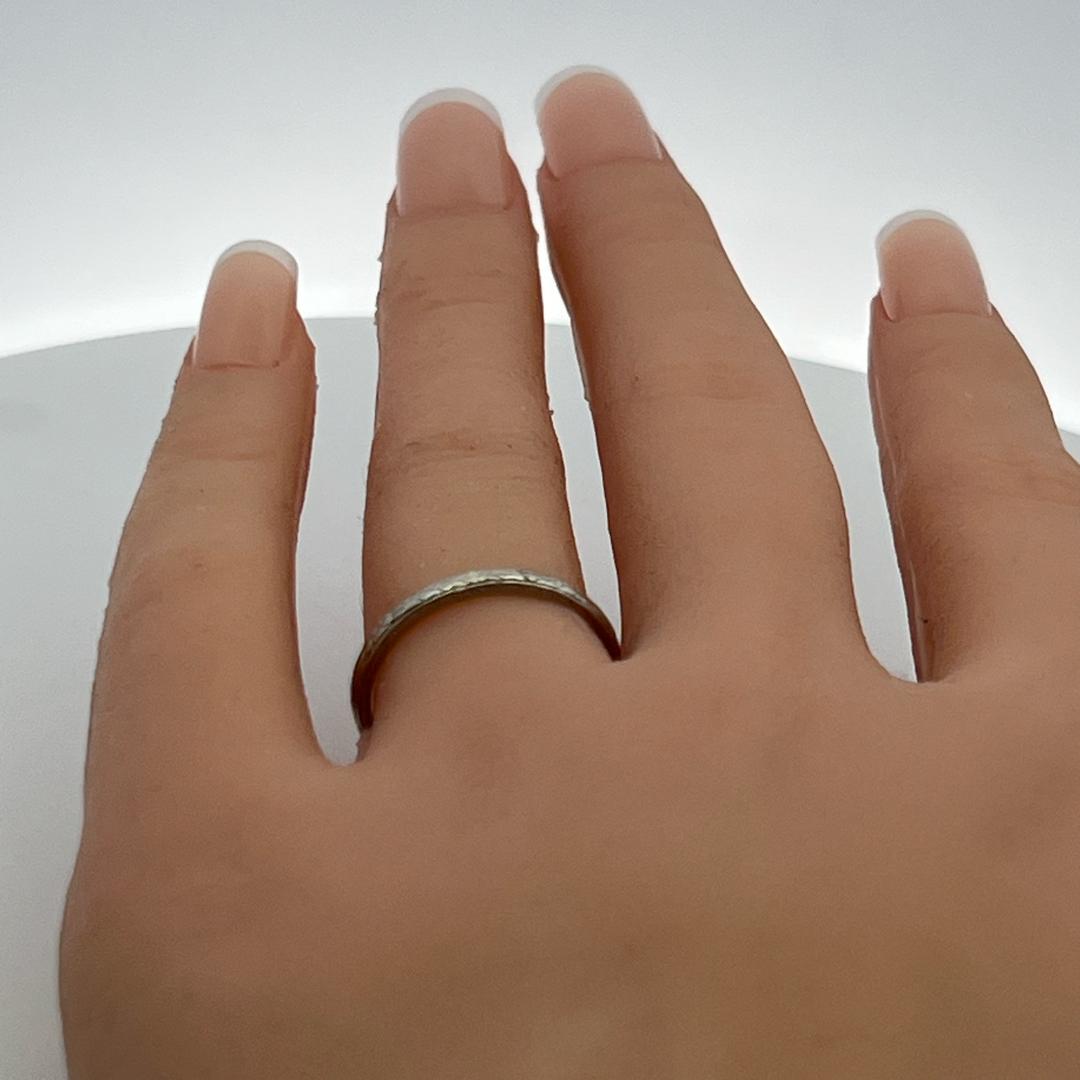 Vintage 18K White Gold Engraved Band Ring 2.5 Grams Size 7