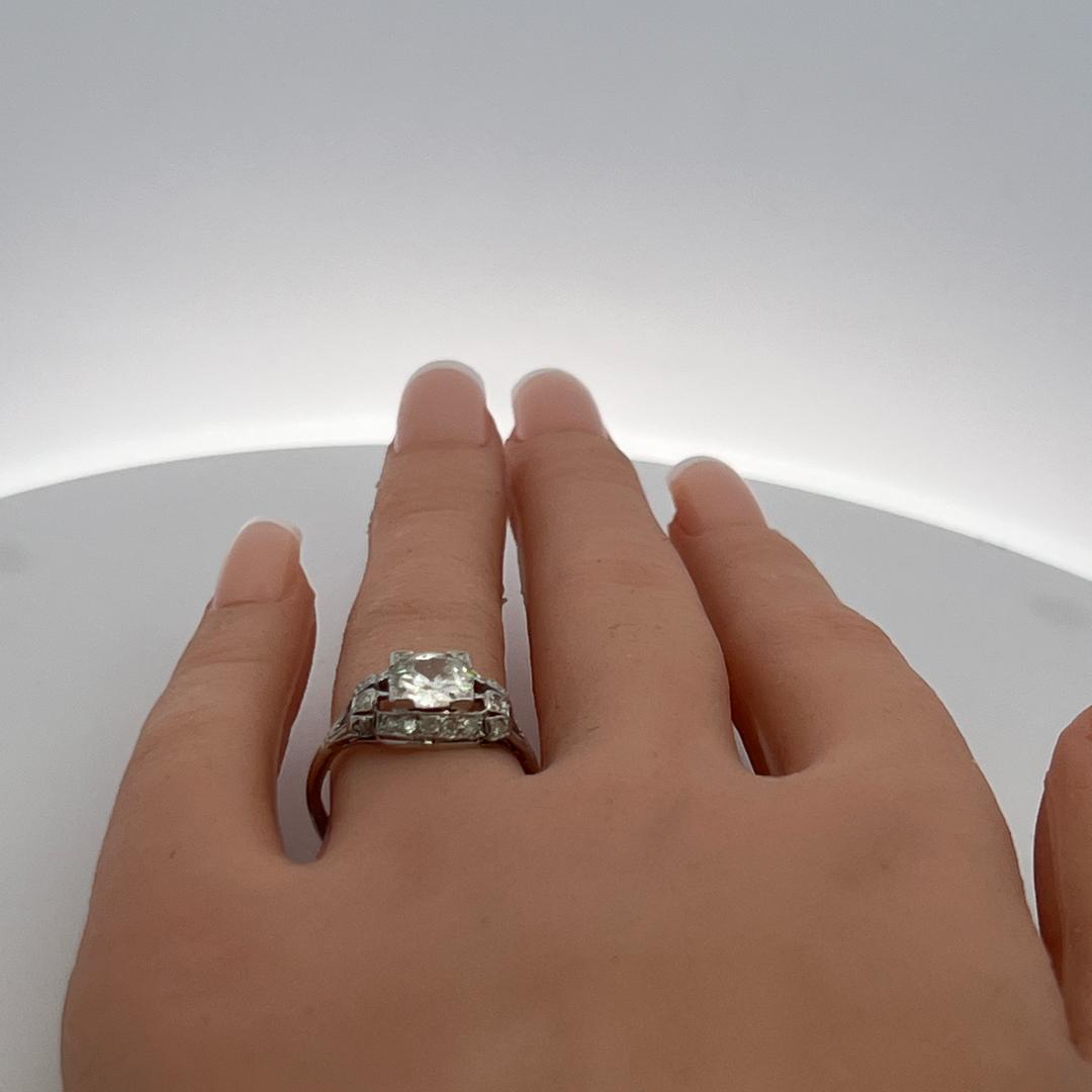 Platinum Art Deco Ring with 1.7 Carat Old European Cut Diamonds K-VS2 GIA