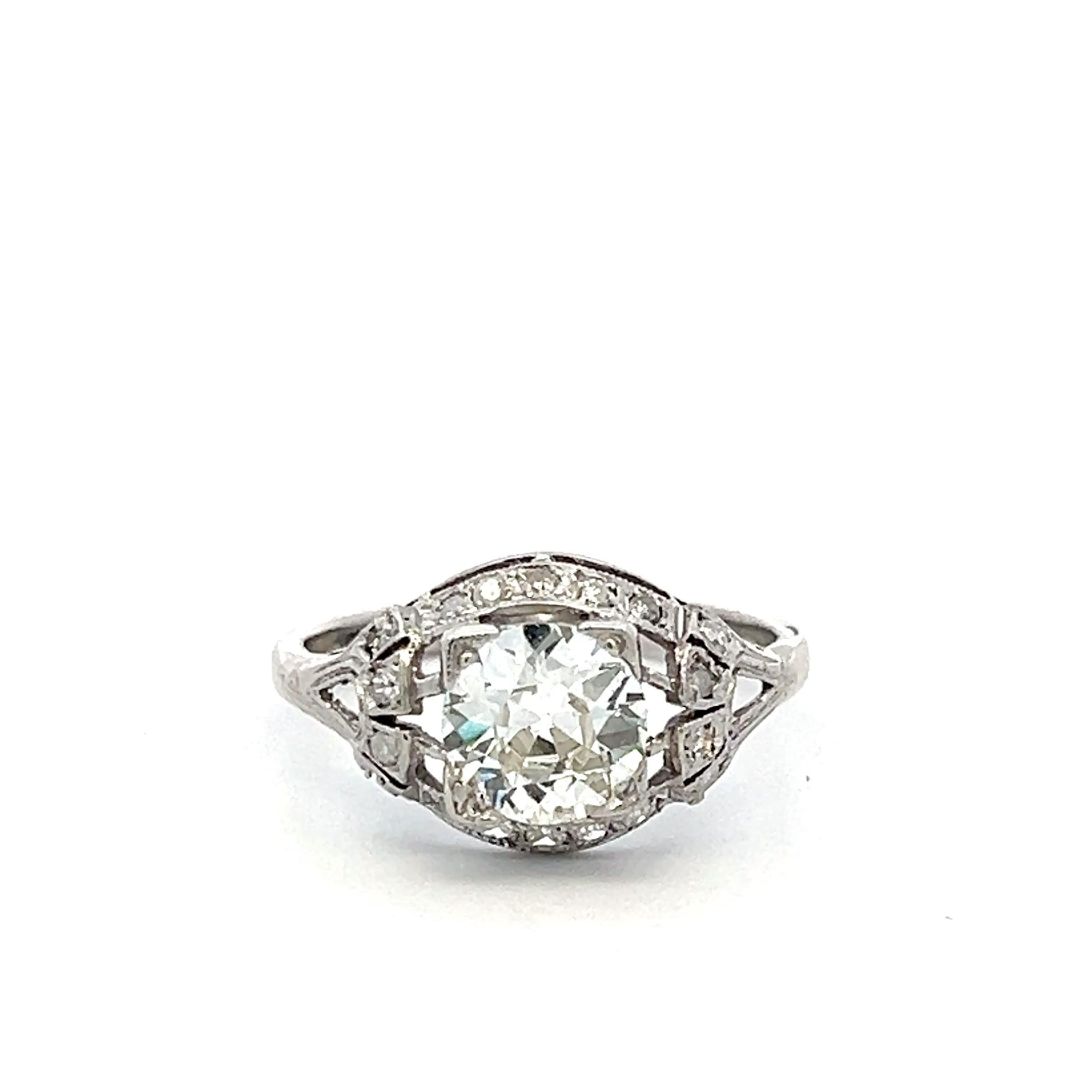 Platinum Art Deco Ring with 1.7 Carat Old European Cut Diamonds K-VS2 GIA