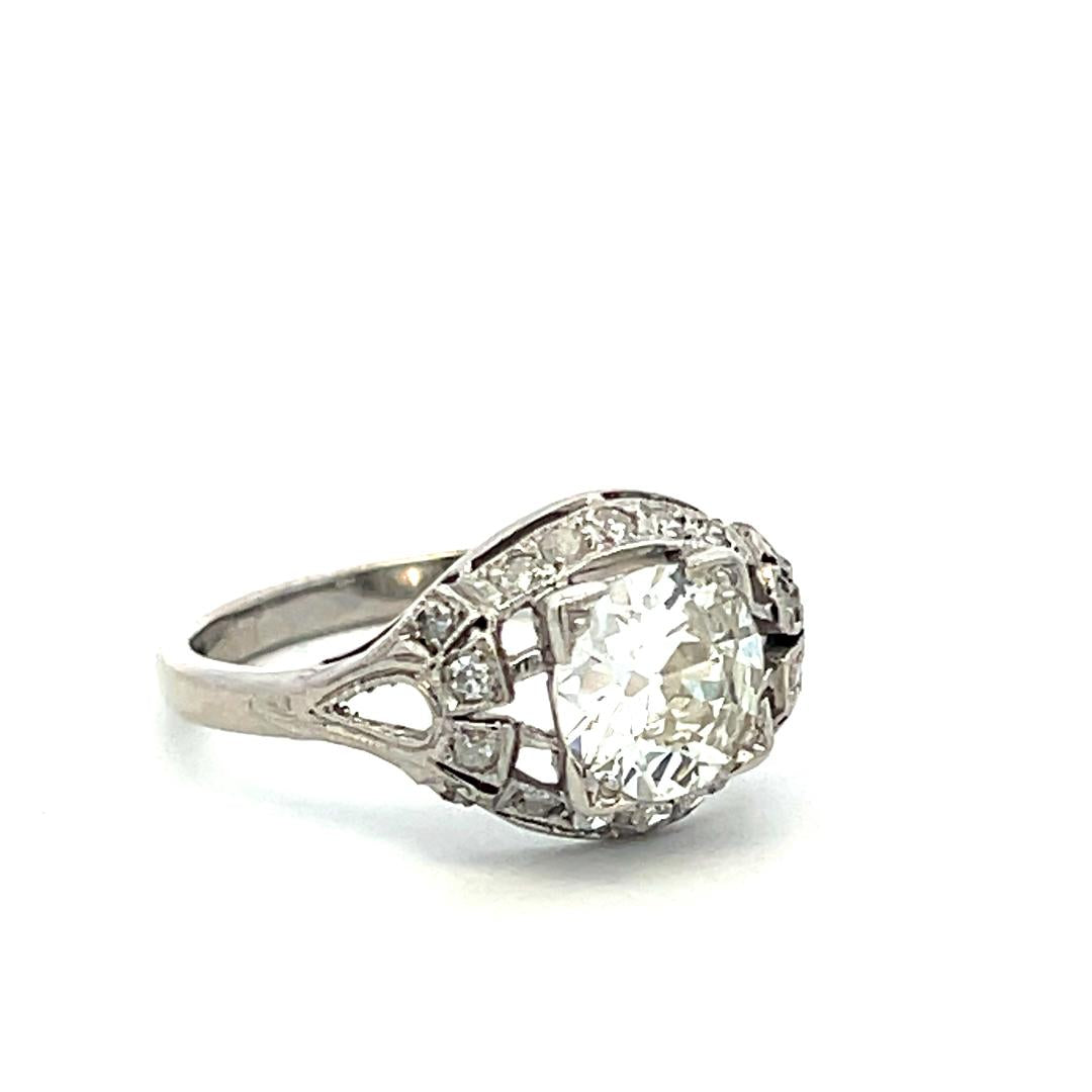 Platinum Art Deco Ring with 1.7 Carat Old European Cut Diamonds K-VS2 GIA