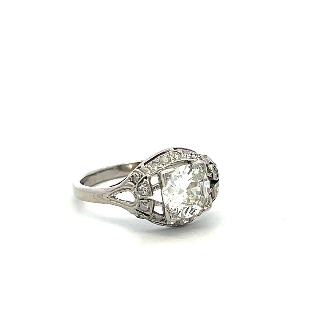 Platinum Art Deco Ring with 1.7 Carat Old European Cut Diamonds K-VS2 GIA