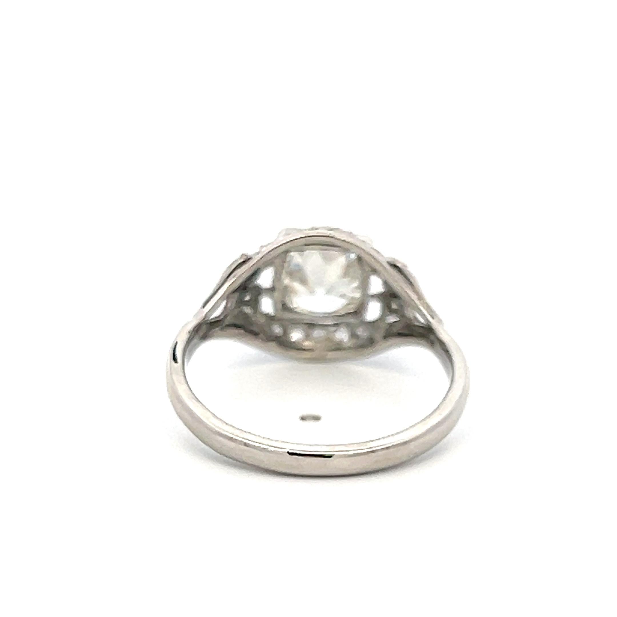 Platinum Art Deco Ring with 1.7 Carat Old European Cut Diamonds K-VS2 GIA