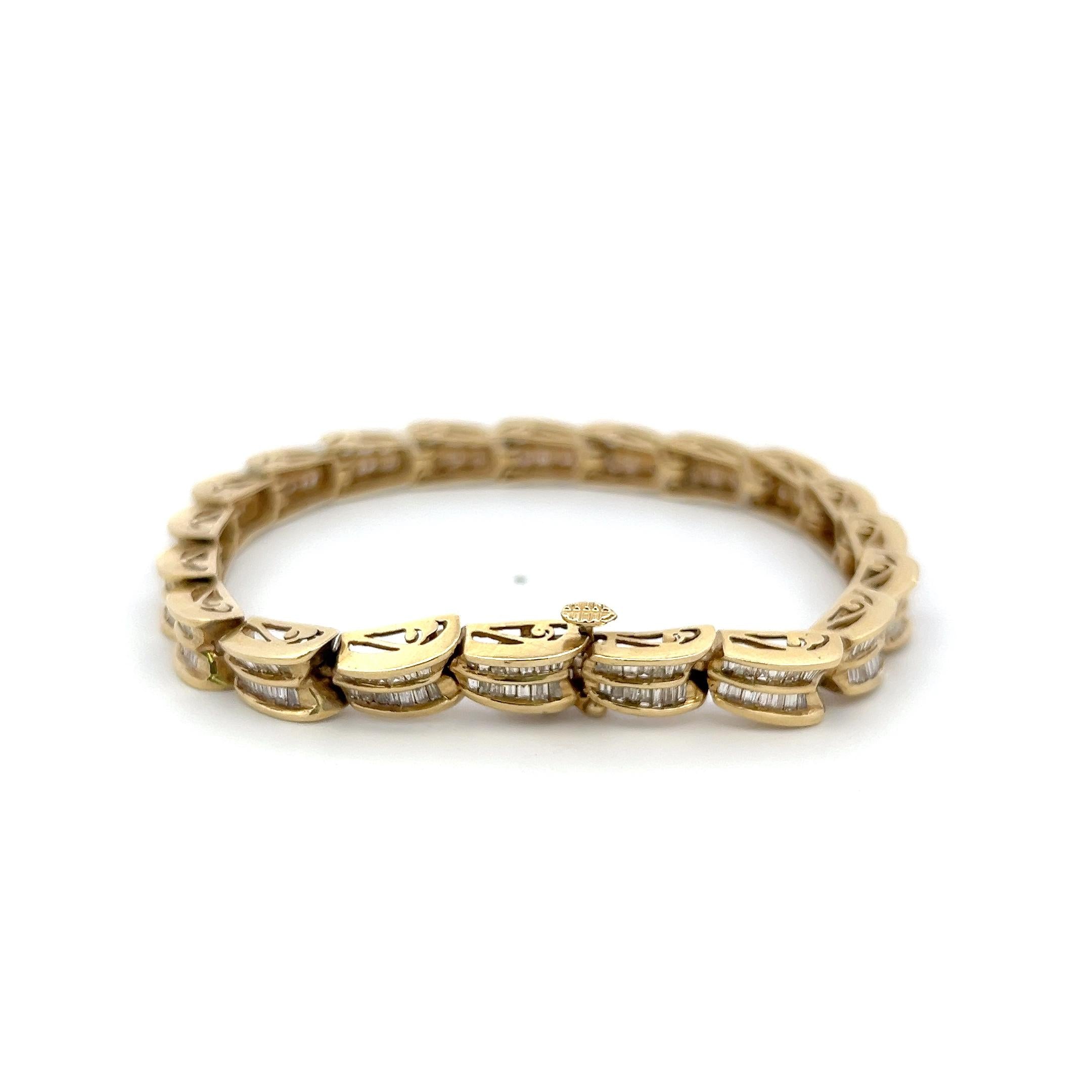 Vintage 14K Yellow Gold Link Bracelet with 4.2 Carat Baguette I SI Diamonds