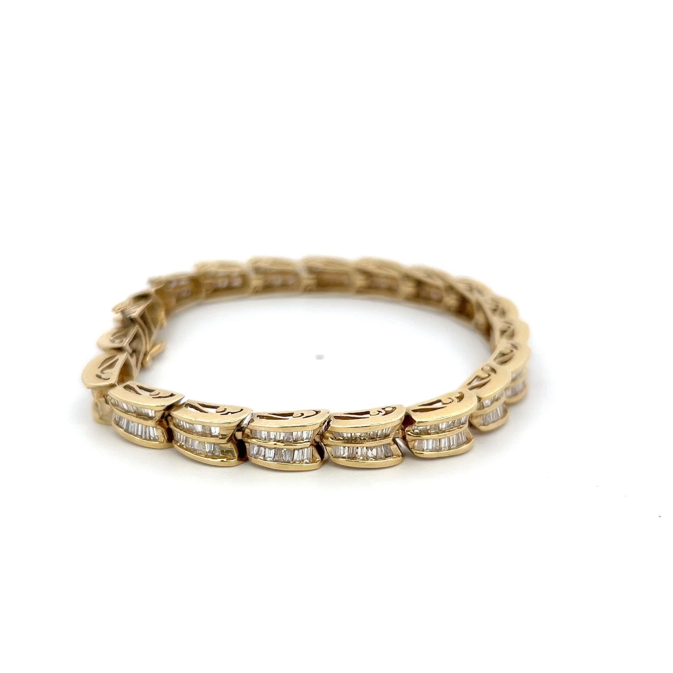 Vintage 14K Yellow Gold Link Bracelet with 4.2 Carat Baguette I SI Diamonds