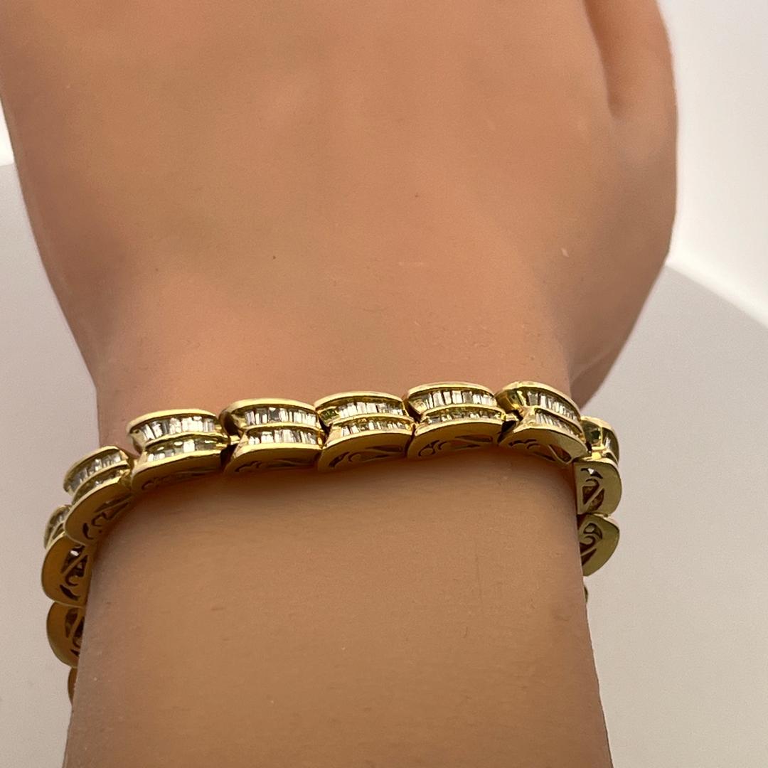 Vintage 14K Yellow Gold Link Bracelet with 4.2 Carat Baguette I SI Diamonds