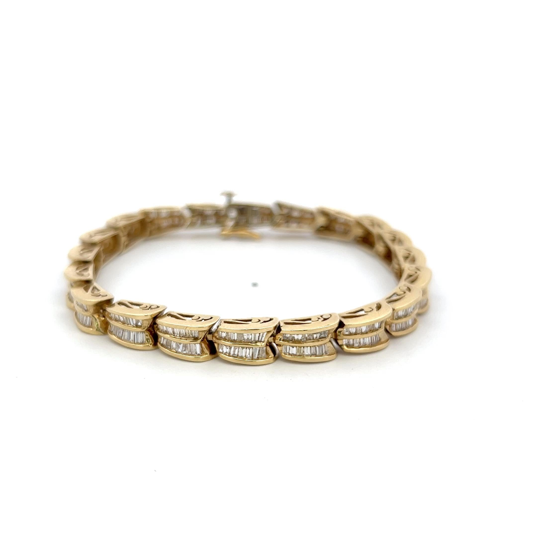 Vintage 14K Yellow Gold Link Bracelet with 4.2 Carat Baguette I SI Diamonds