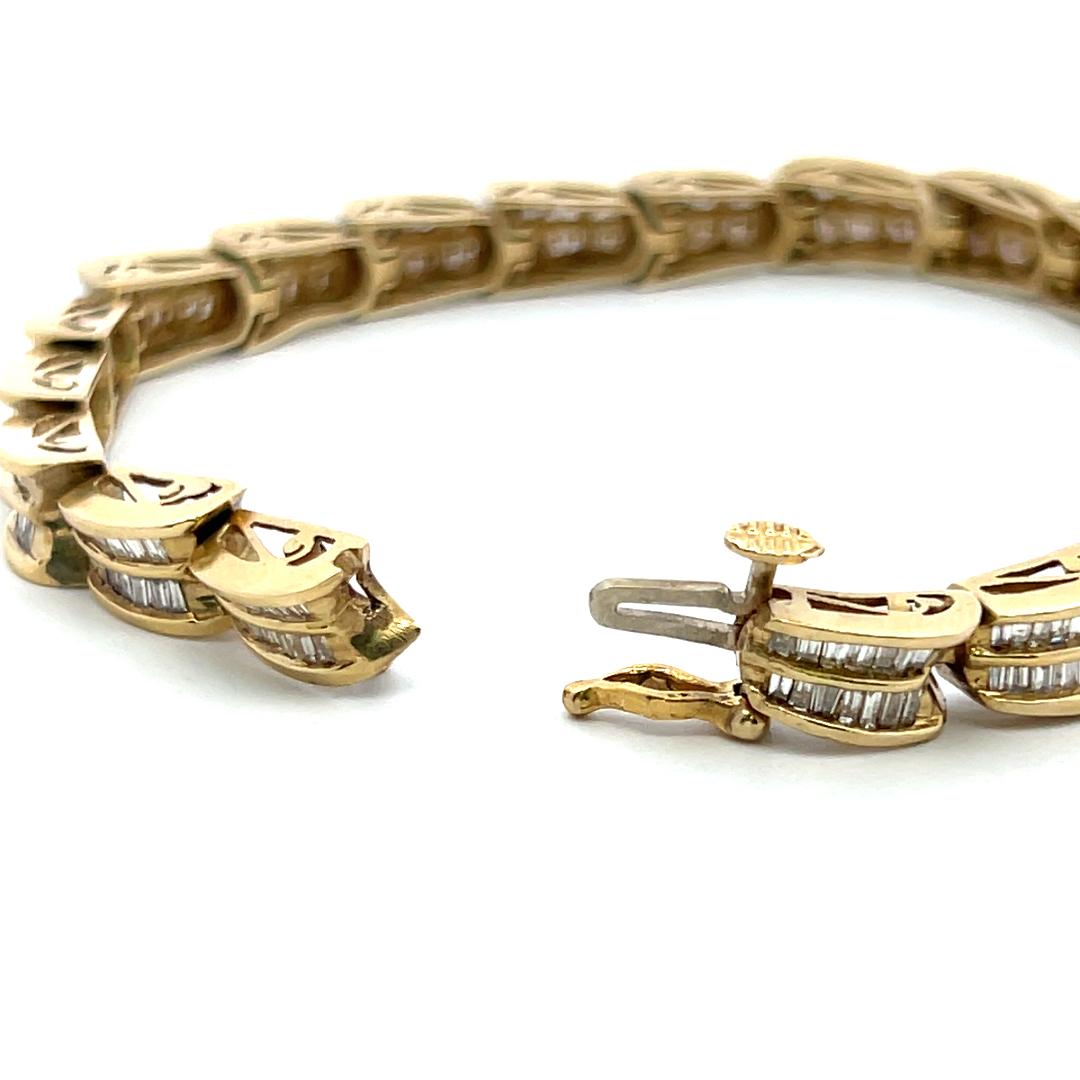 Vintage 14K Yellow Gold Link Bracelet with 4.2 Carat Baguette I SI Diamonds