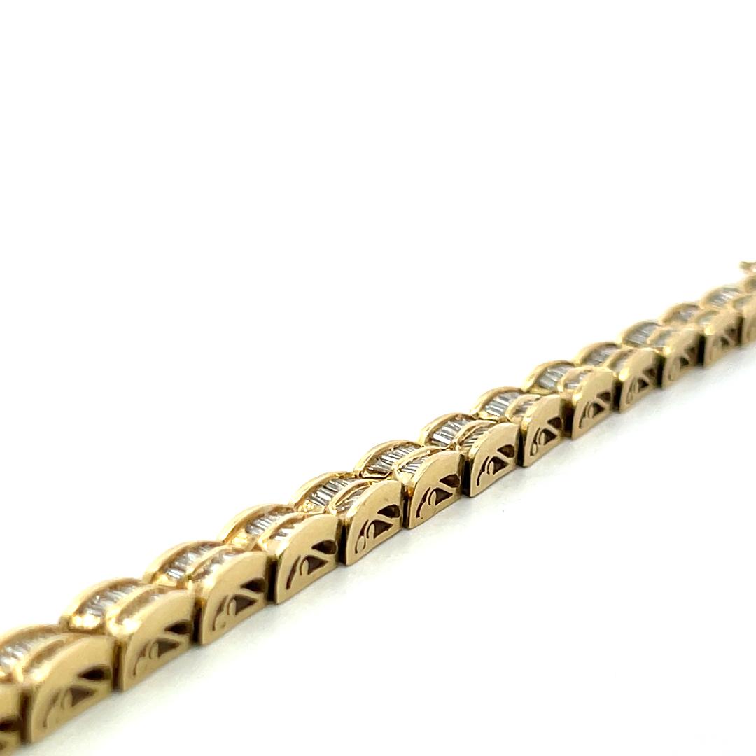 Vintage 14K Yellow Gold Link Bracelet with 4.2 Carat Baguette I SI Diamonds