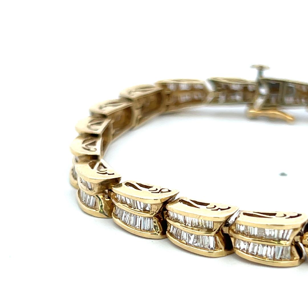 Vintage 14K Yellow Gold Link Bracelet with 4.2 Carat Baguette I SI Diamonds