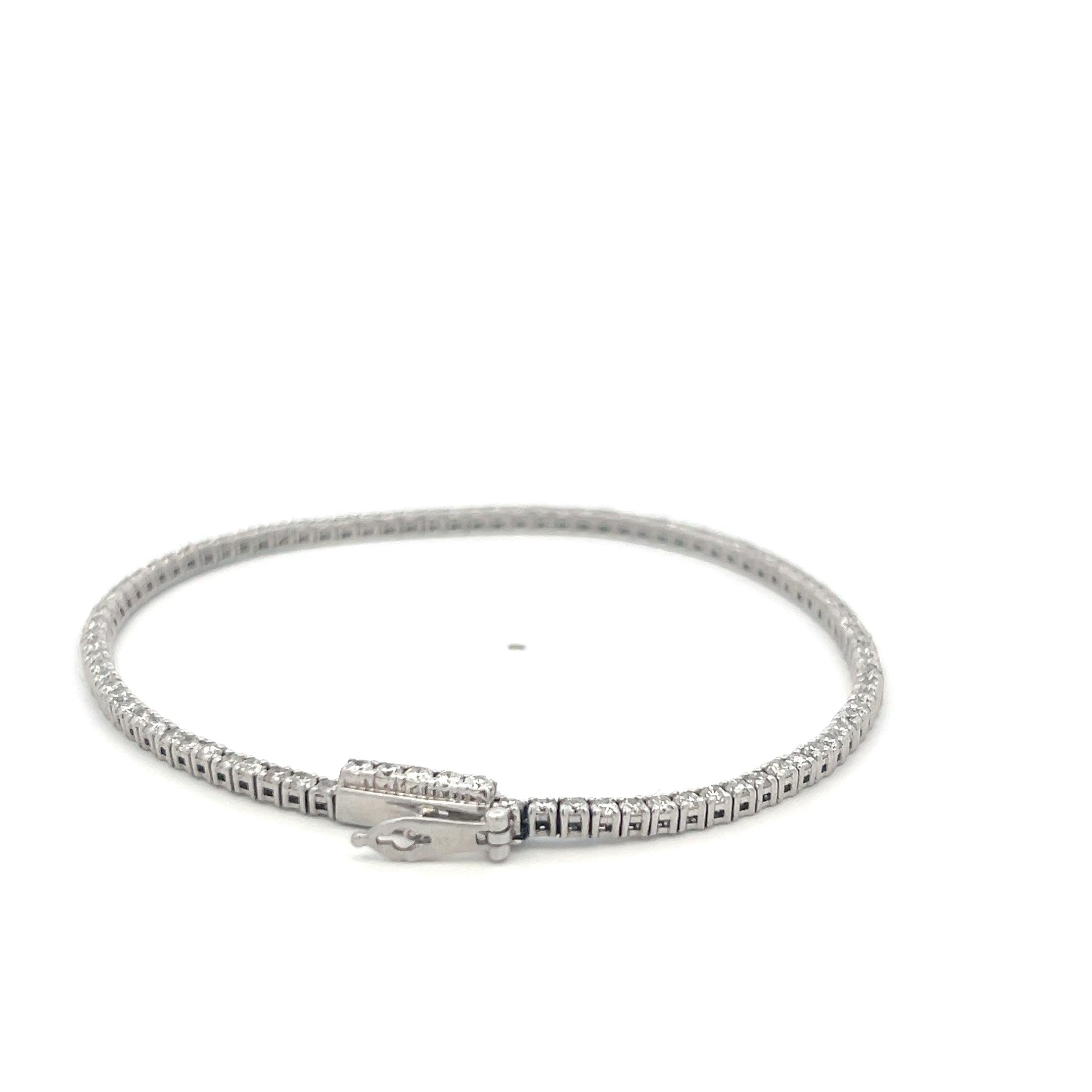 14 Karat White Gold Tennis Bracelet with 1.82 Carat Round H VS Diamonds