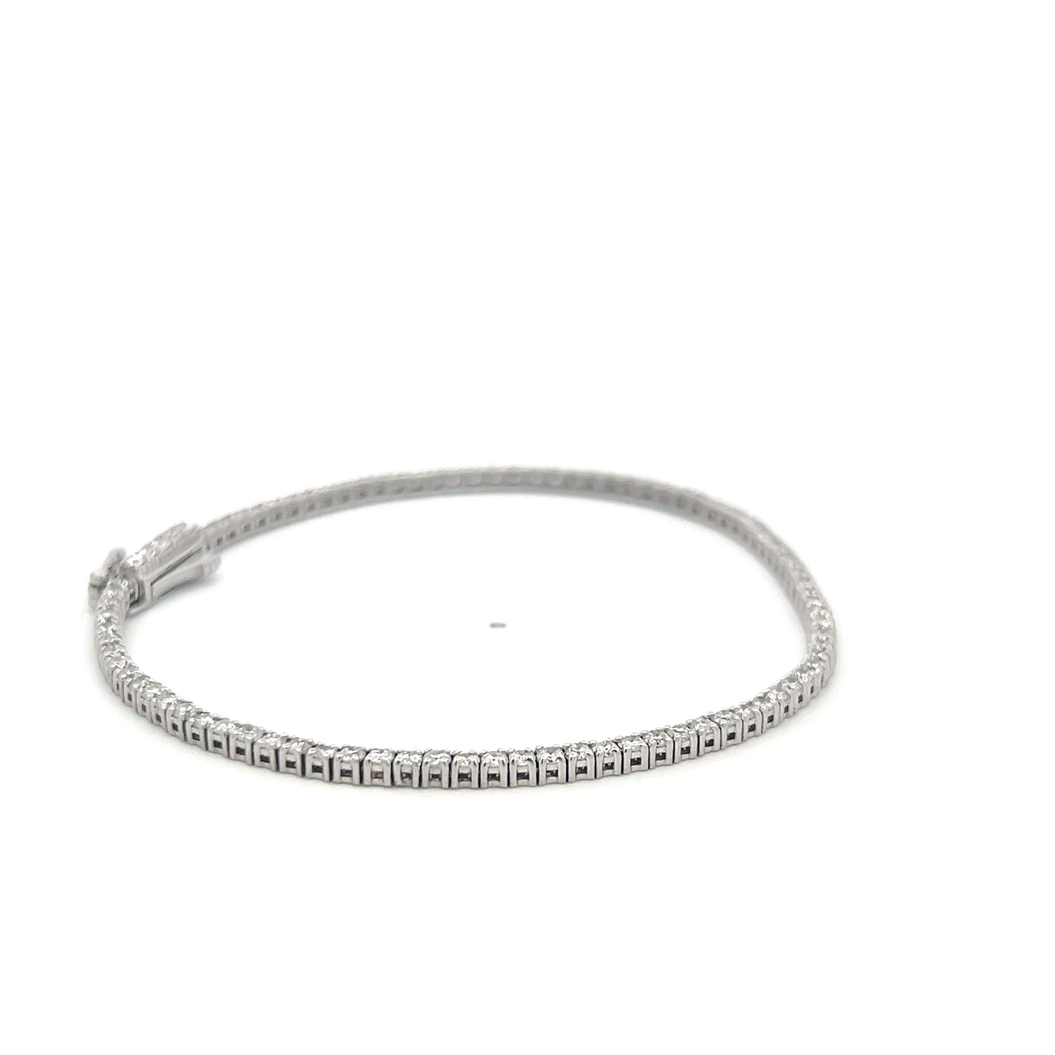 14 Karat White Gold Tennis Bracelet with 1.82 Carat Round H VS Diamonds