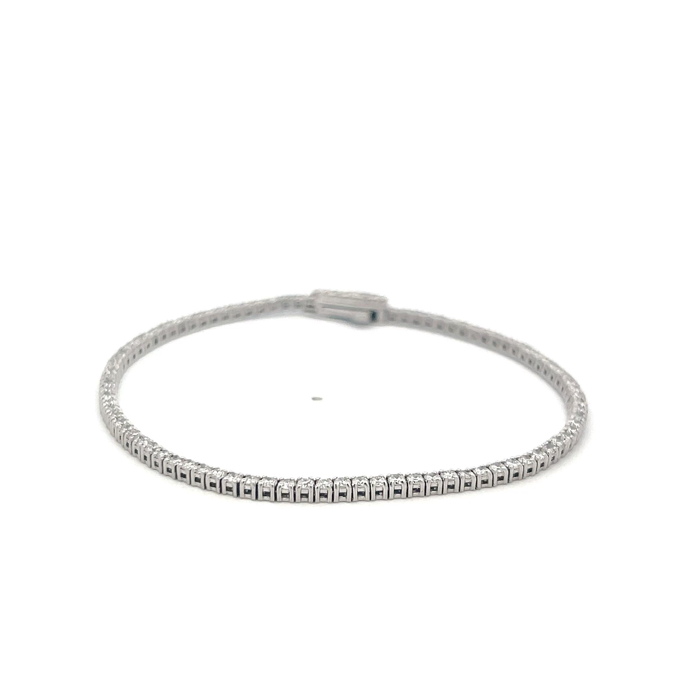 14 Karat White Gold Tennis Bracelet with 1.82 Carat Round H VS Diamonds