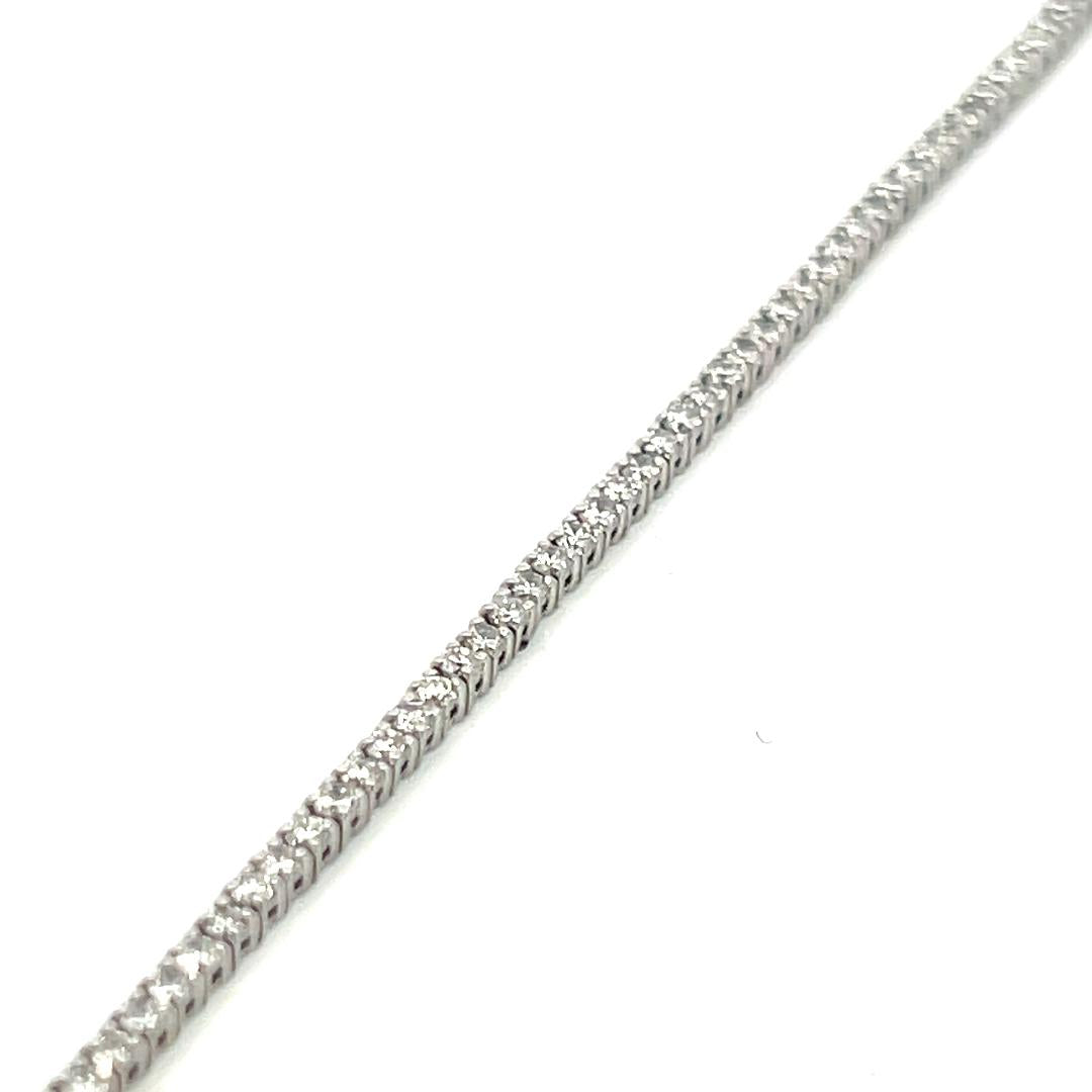 14 Karat White Gold Tennis Bracelet with 1.82 Carat Round H VS Diamonds