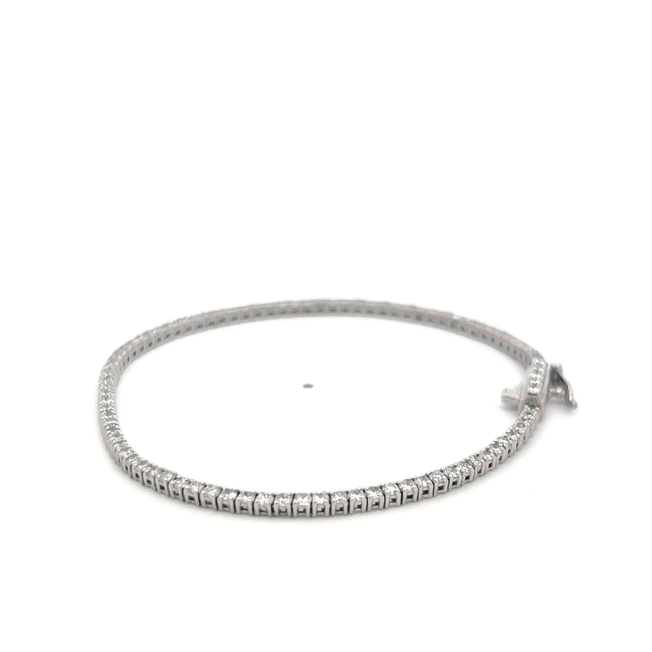 14 Karat White Gold Tennis Bracelet with 1.82 Carat Round H VS Diamonds