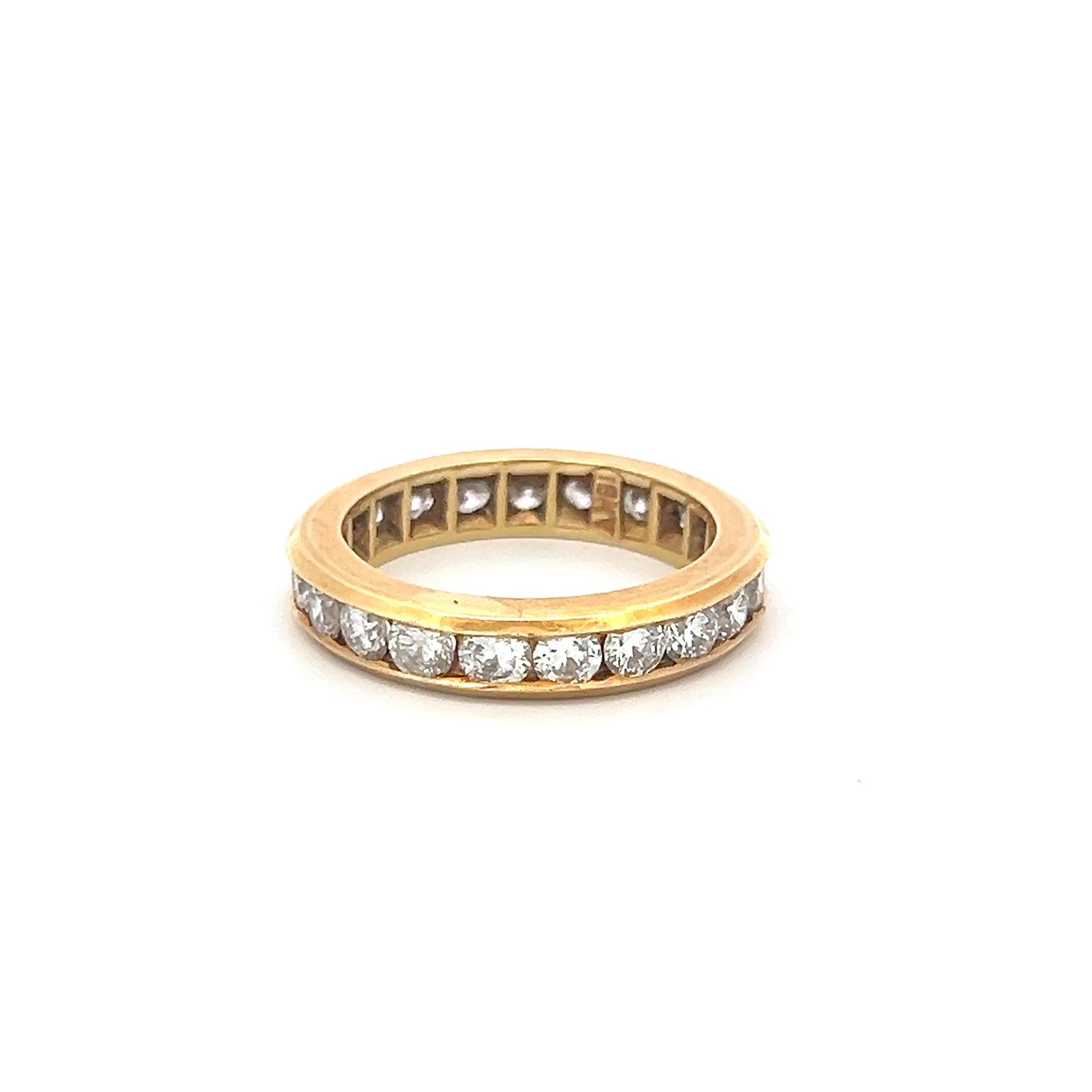 18K Yellow Gold Eternity Band Ring with 2.5 Carat Round H VS Diamonds Size 6.5