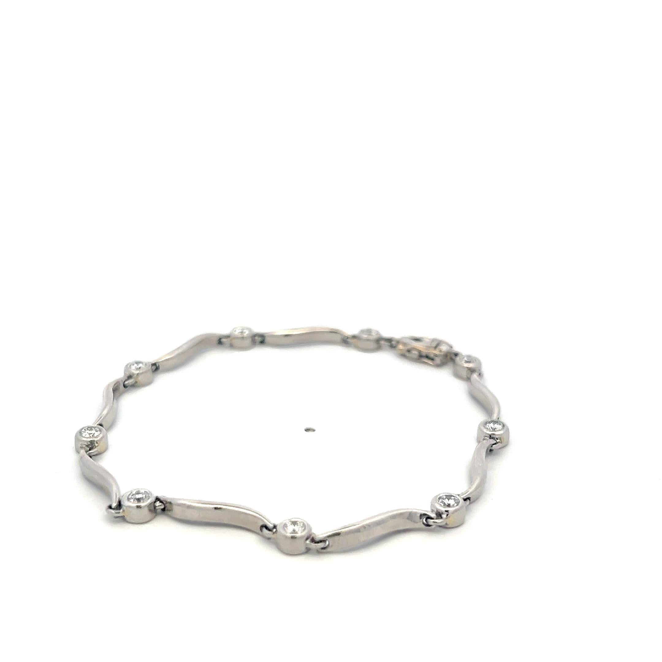 Vintage Platinum Link Bracelet with 0.9 Carat  Round Brilliant H-VS Diamonds