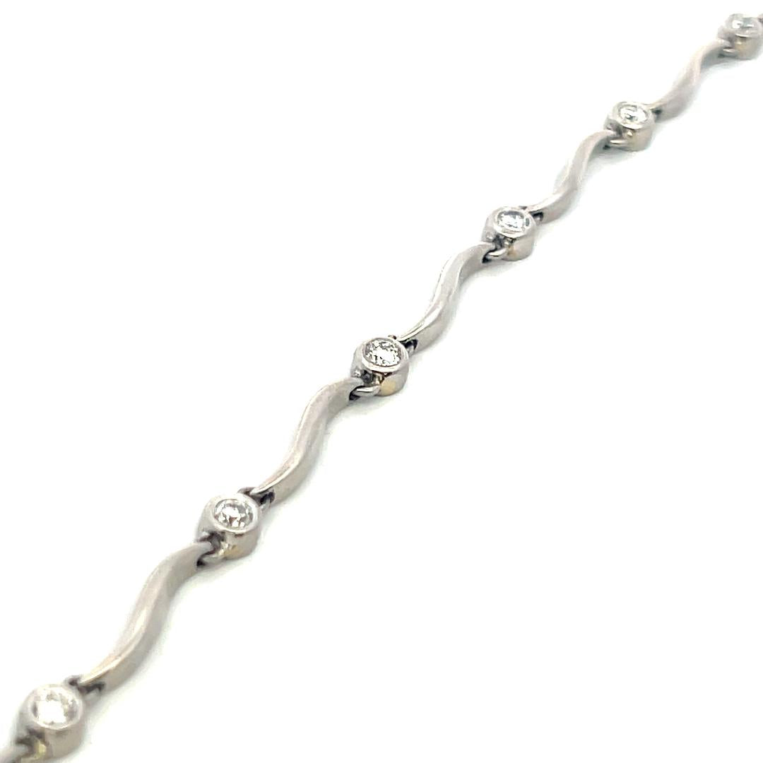 Vintage Platinum Link Bracelet with 0.9 Carat  Round Brilliant H-VS Diamonds