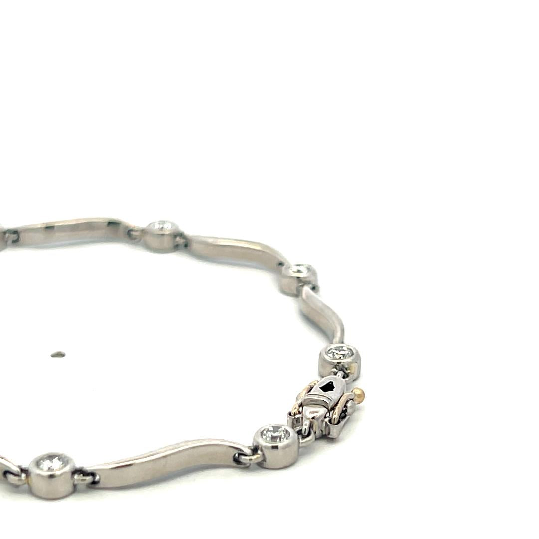 Vintage Platinum Link Bracelet with 0.9 Carat  Round Brilliant H-VS Diamonds