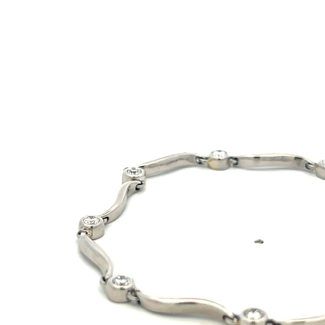 Vintage Platinum Link Bracelet with 0.9 Carat  Round Brilliant H-VS Diamonds