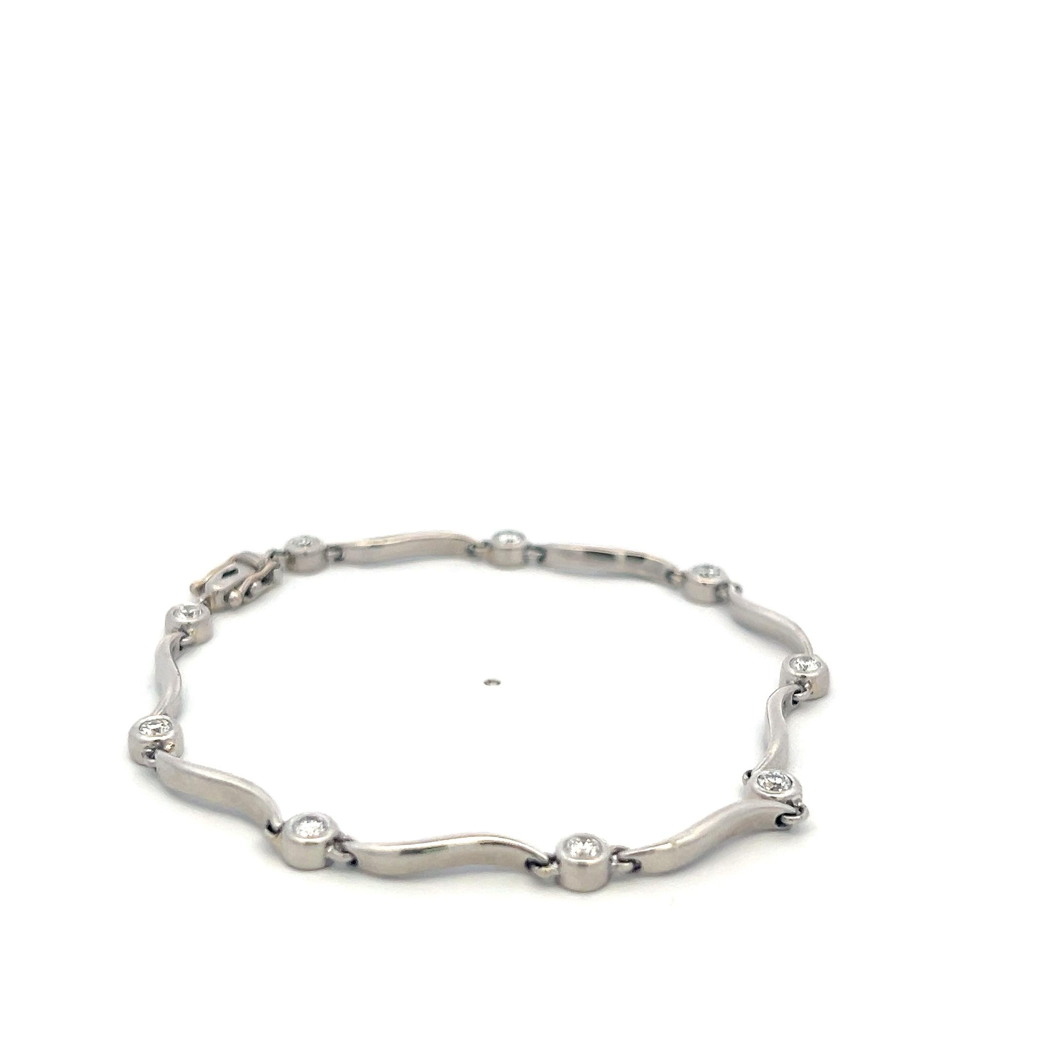 Vintage Platinum Link Bracelet with 0.9 Carat  Round Brilliant H-VS Diamonds