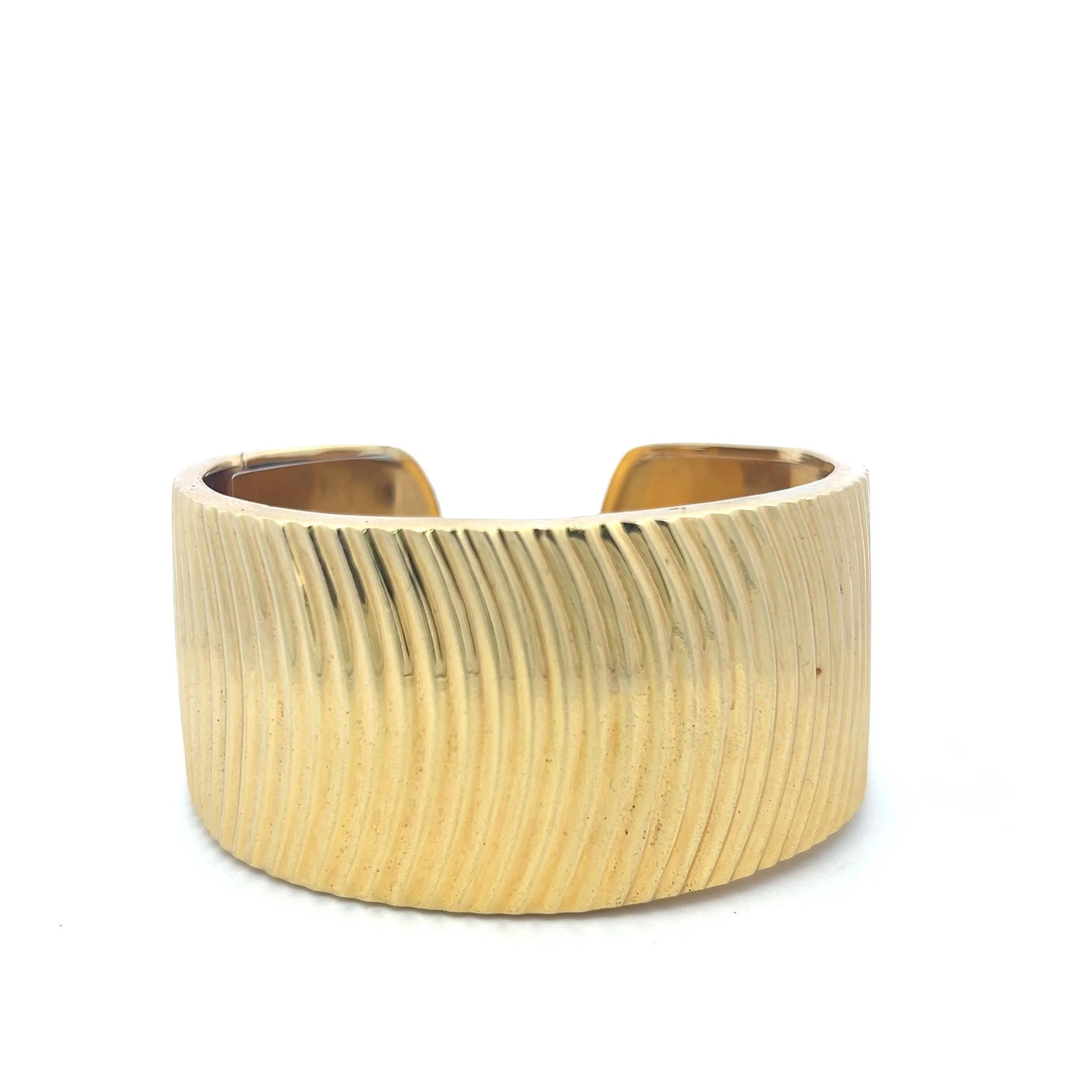 Vintage 18 Karat Yellow Gold Bold Bangle Bracelet 89.9 Grams
