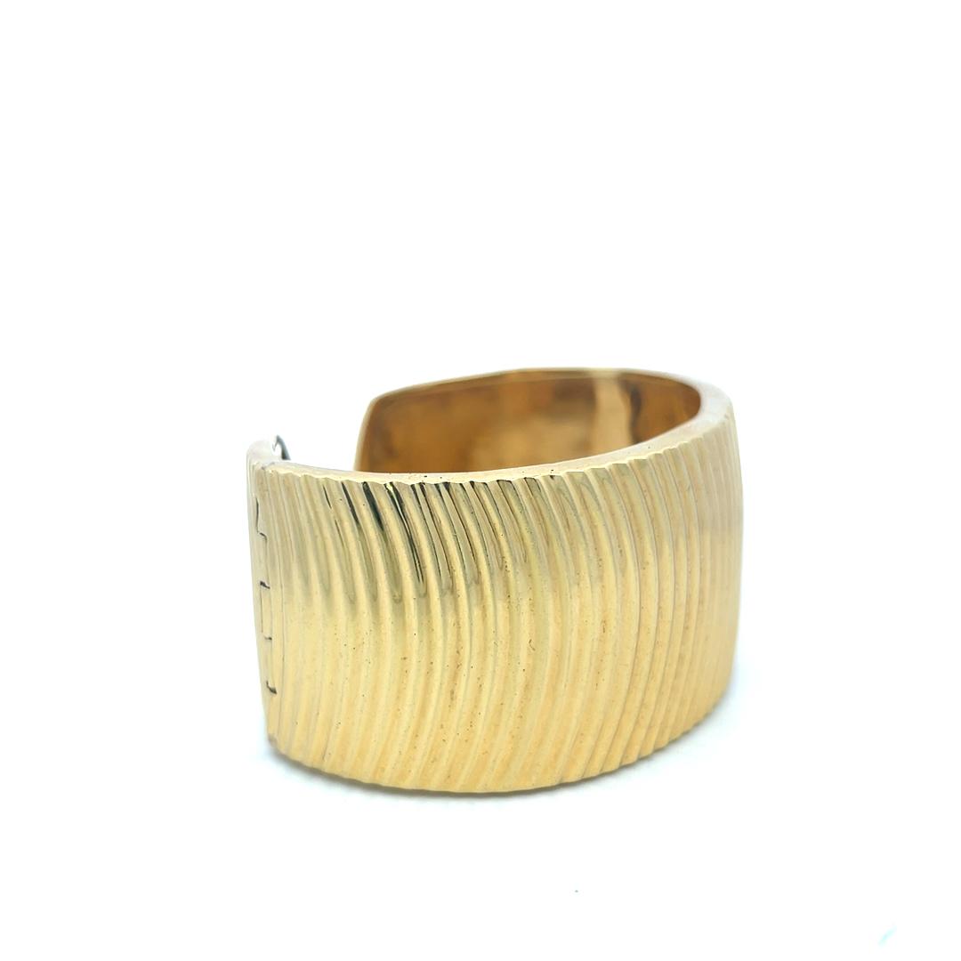 Vintage 18 Karat Yellow Gold Bold Bangle Bracelet 89.9 Grams