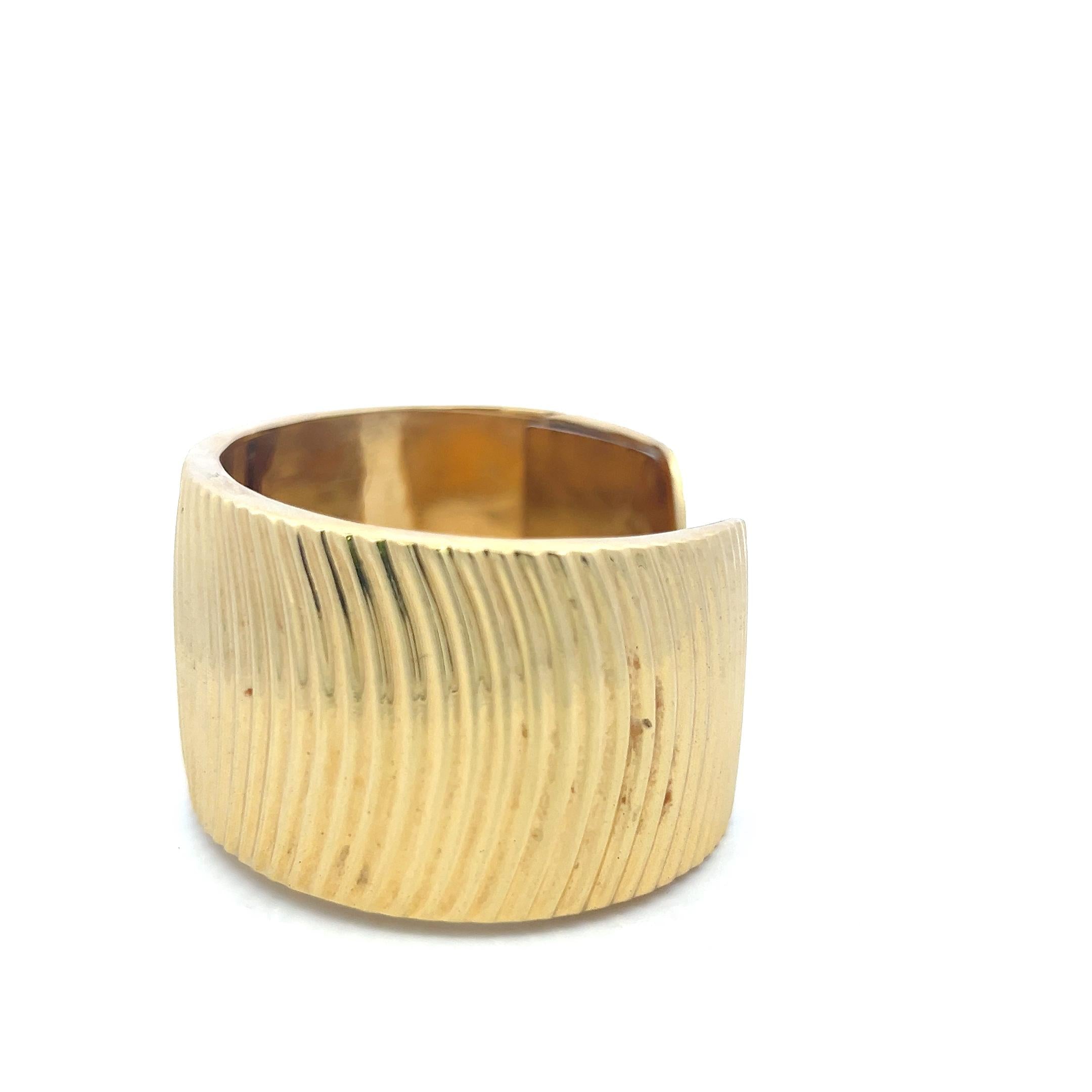 Vintage 18 Karat Yellow Gold Bold Bangle Bracelet 89.9 Grams