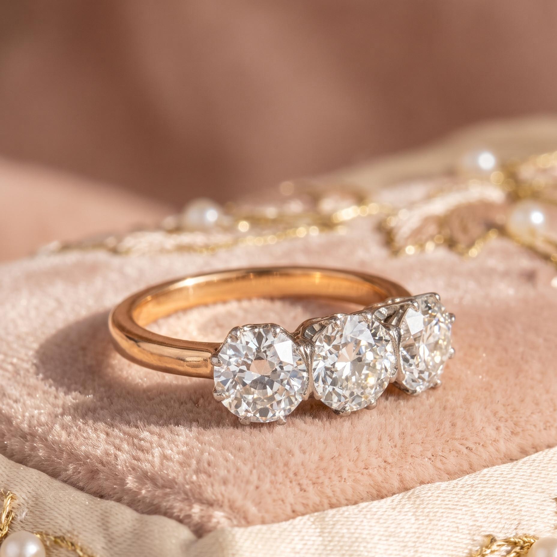 18K Gold Platinum Three-Stone Ring 3.02ct Circular & Old European Diamonds GIA