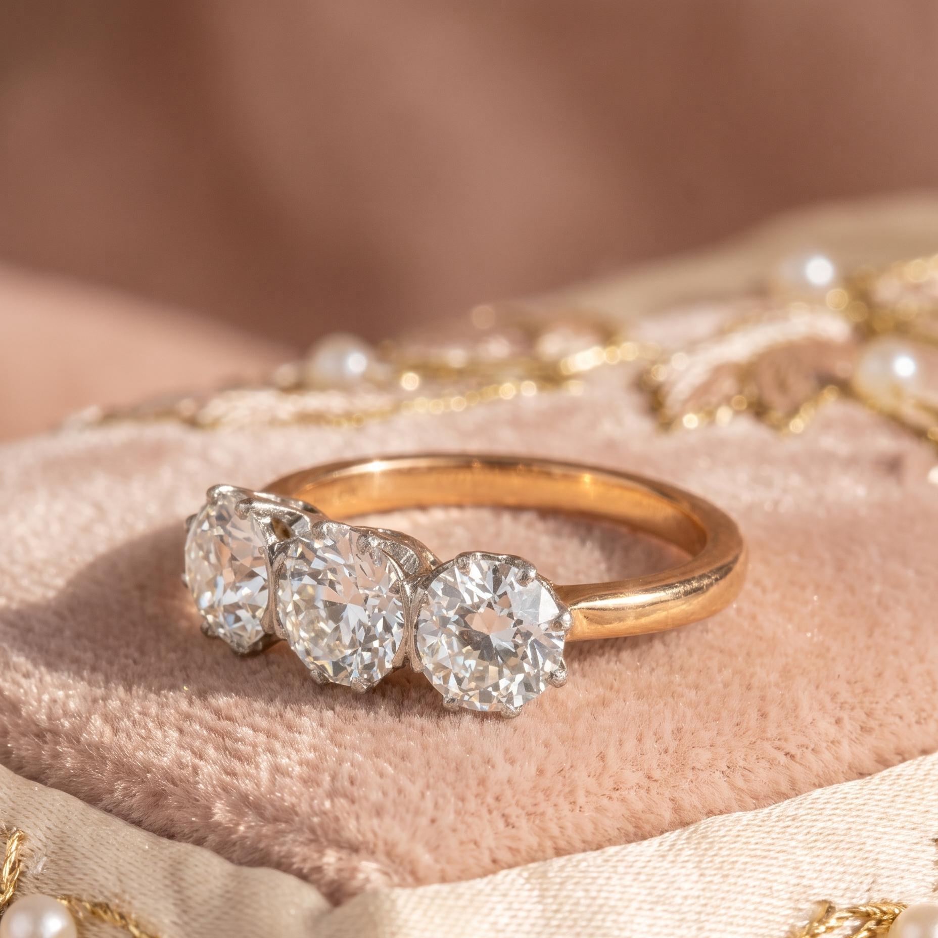 18K Gold Platinum Three-Stone Ring 3.02ct Circular & Old European Diamonds GIA