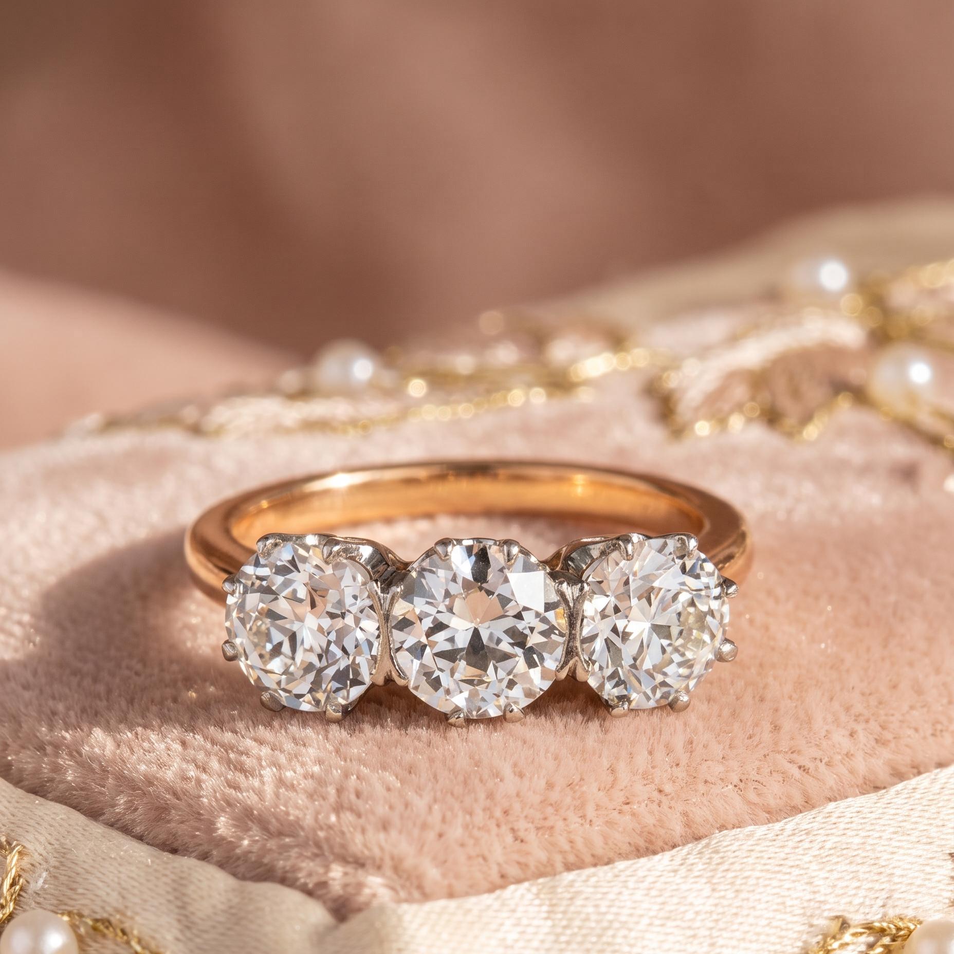 18K Gold Platinum Three-Stone Ring 3.02ct Circular & Old European Diamonds GIA