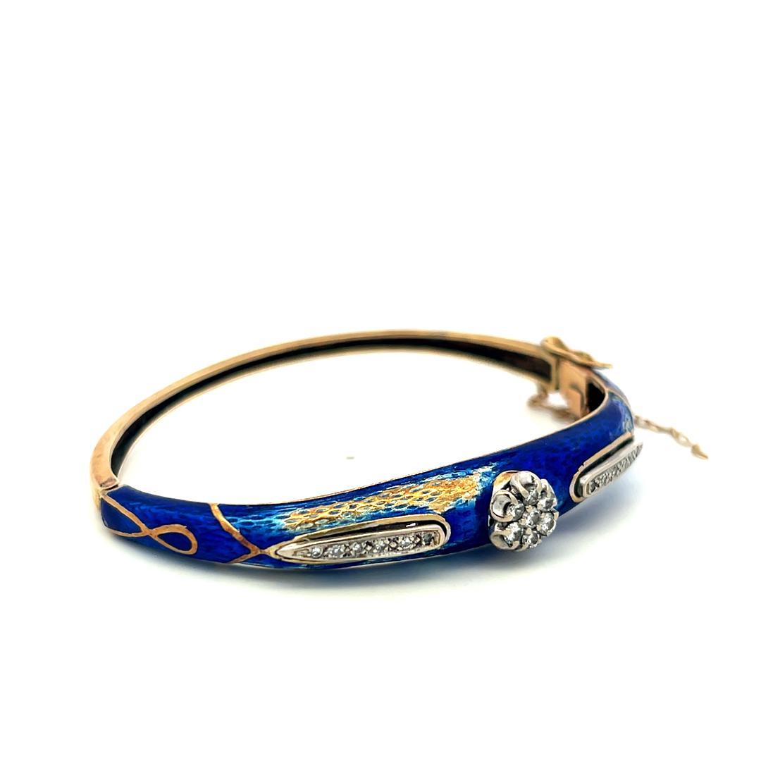 Vintage 14K Yellow Gold Bangle Bracelet with 0.2 Carat Round I SI Diamonds 17g