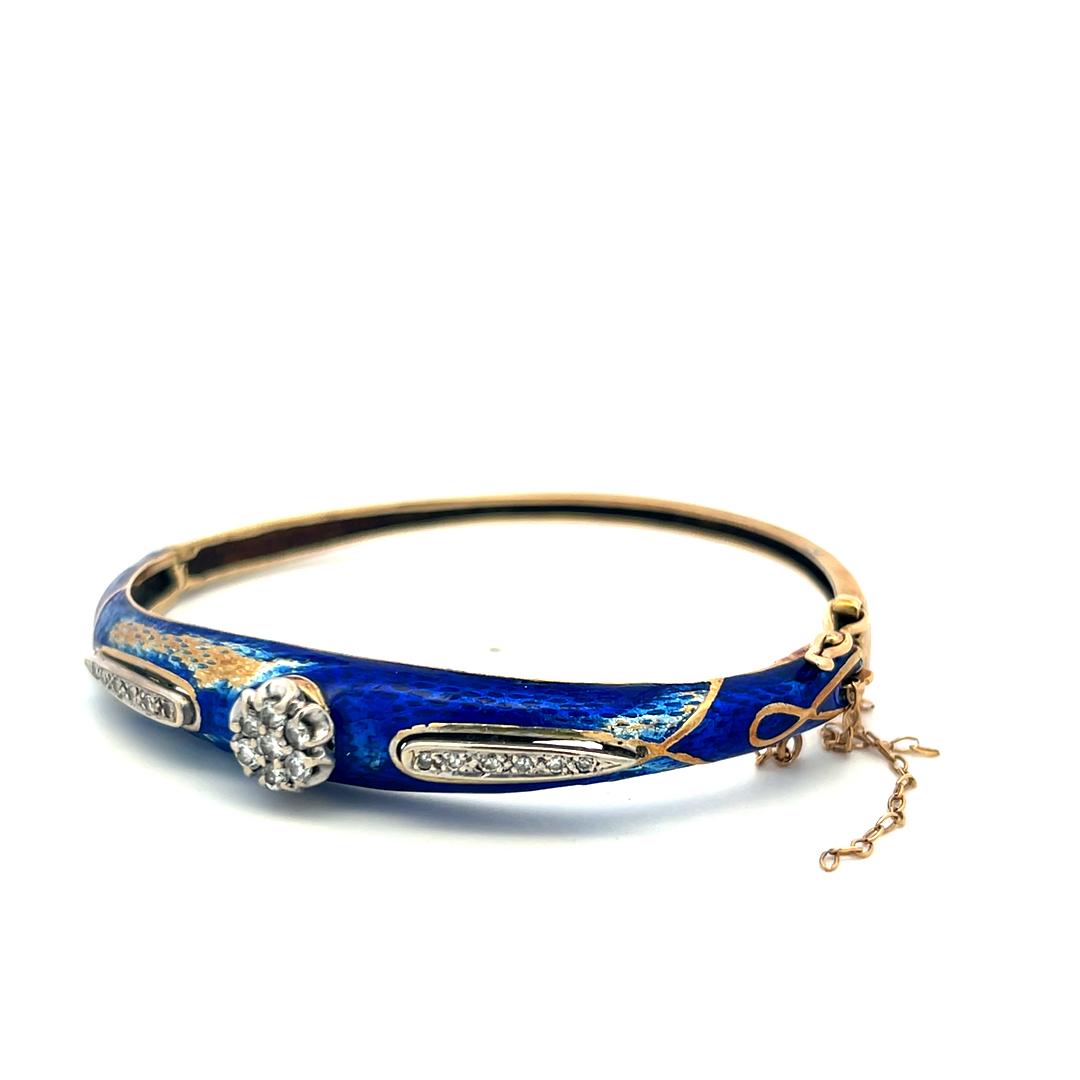Vintage 14K Yellow Gold Bangle Bracelet with 0.2 Carat Round I SI Diamonds 17g