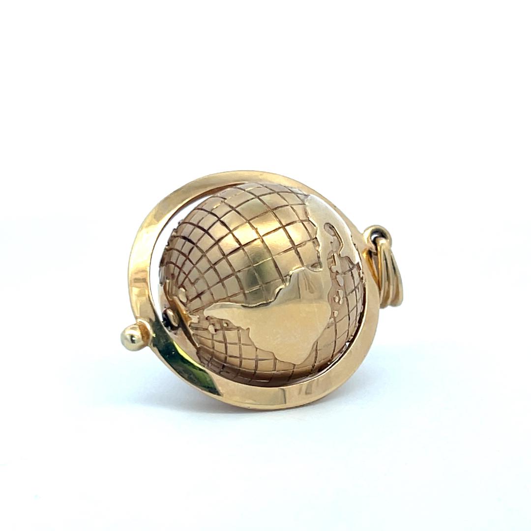 Vintage 18 Karat Yellow Gold Globe Pendant 24.6 Grams