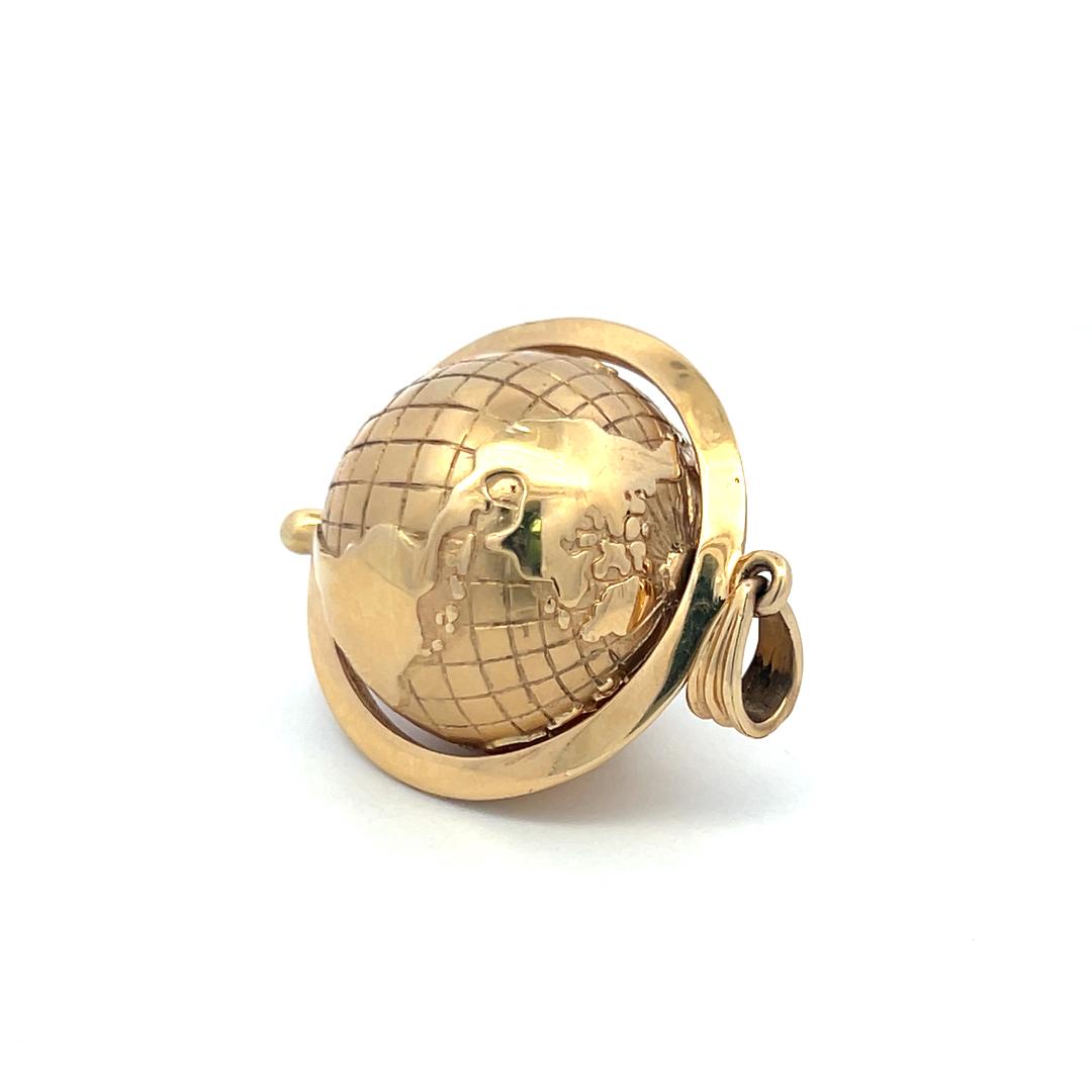 Vintage 18 Karat Yellow Gold Globe Pendant 24.6 Grams